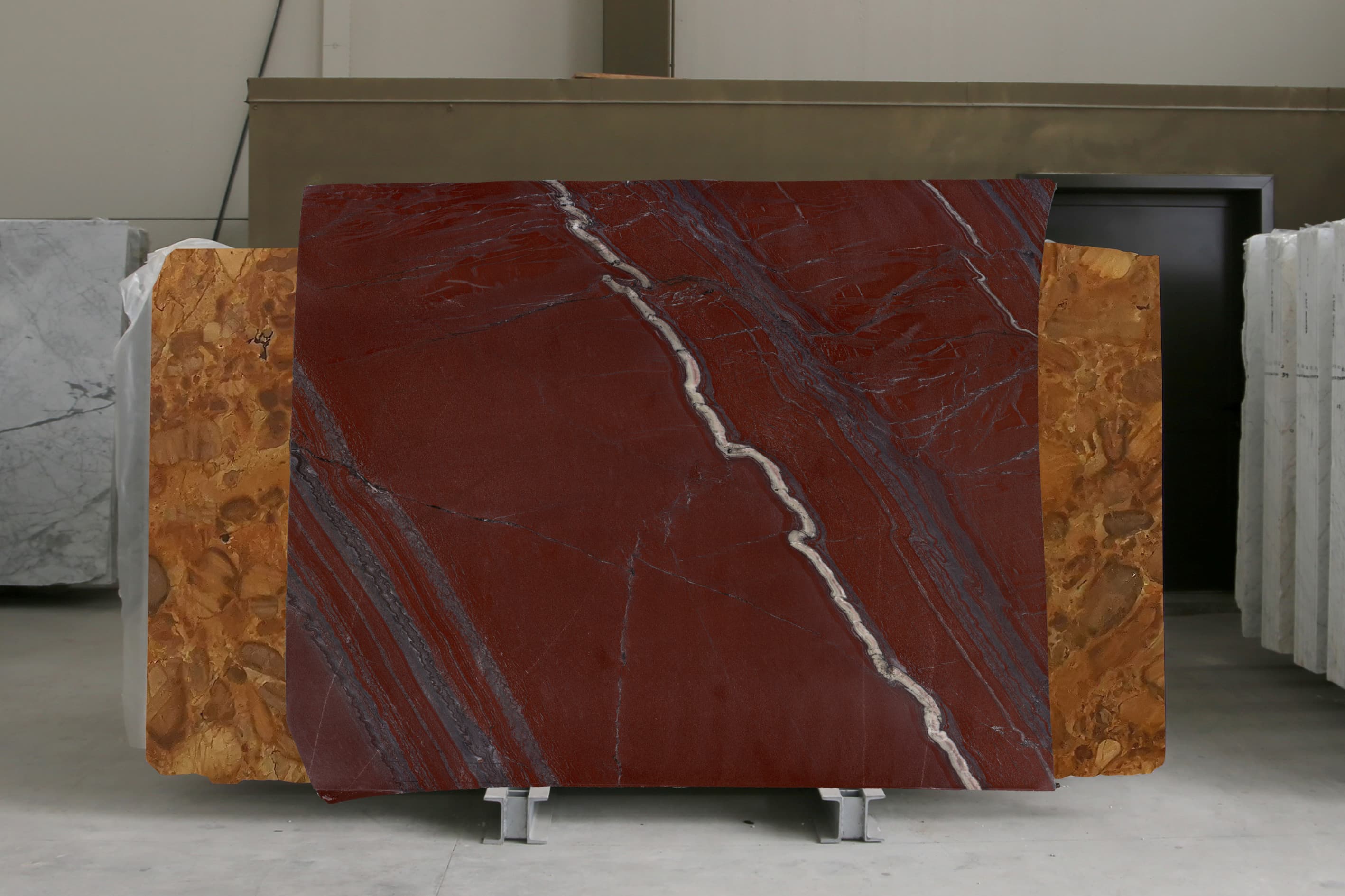 Rosso Laguna · Select
