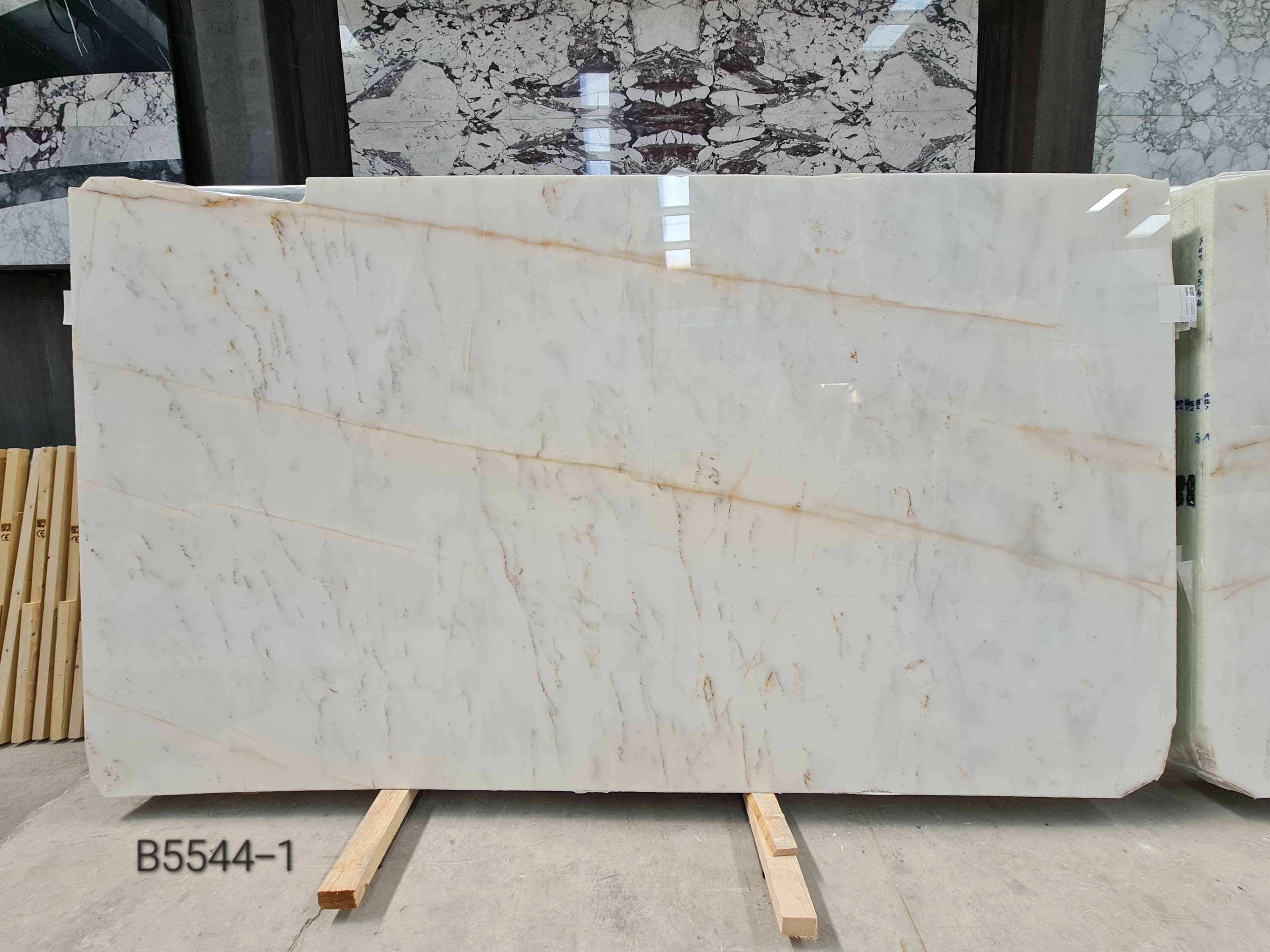 Calacatta Amber · Select