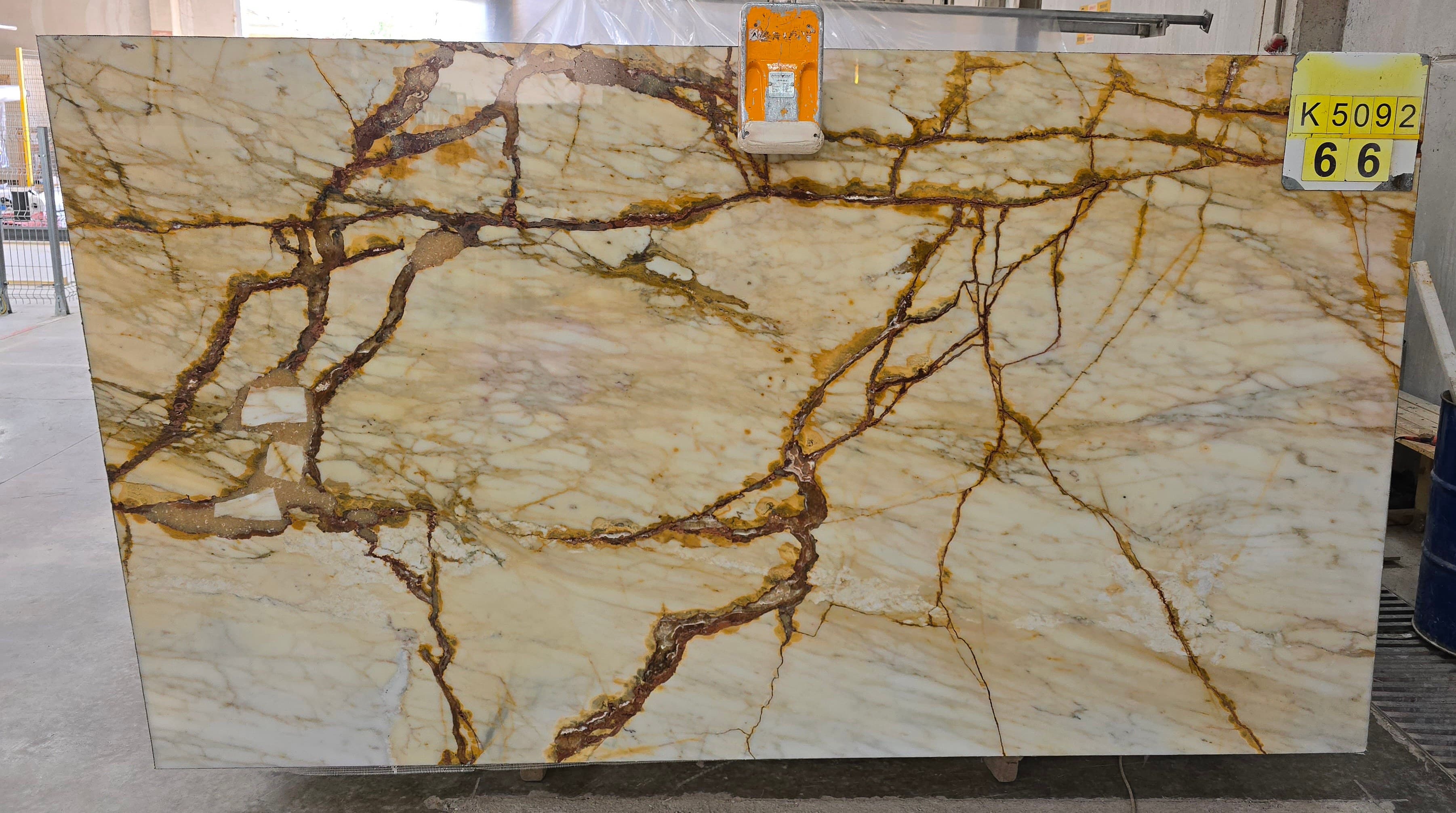 Calacatta Antique · Select