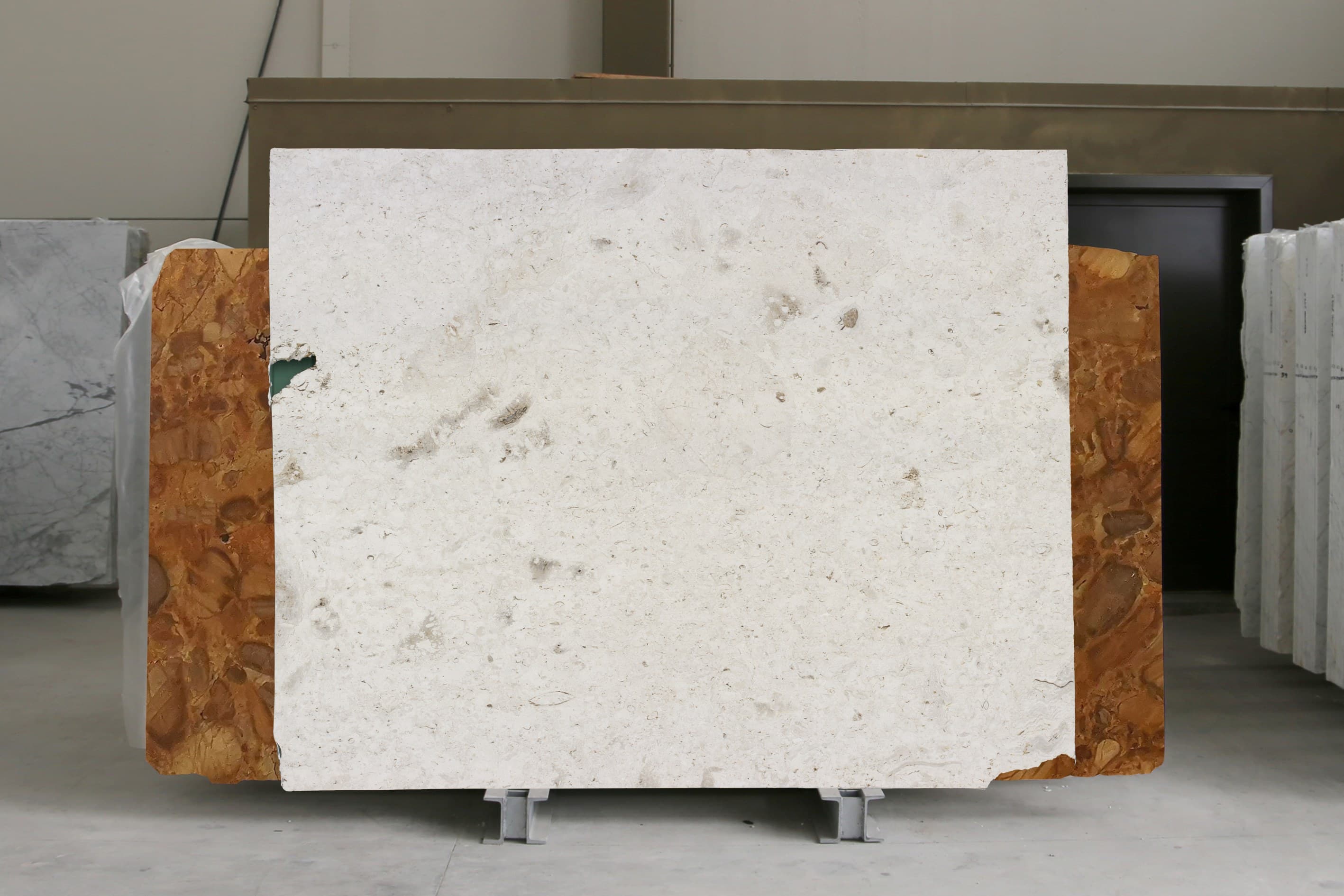 White Travertine Cross-Cut · Select · 190×240×2 cm