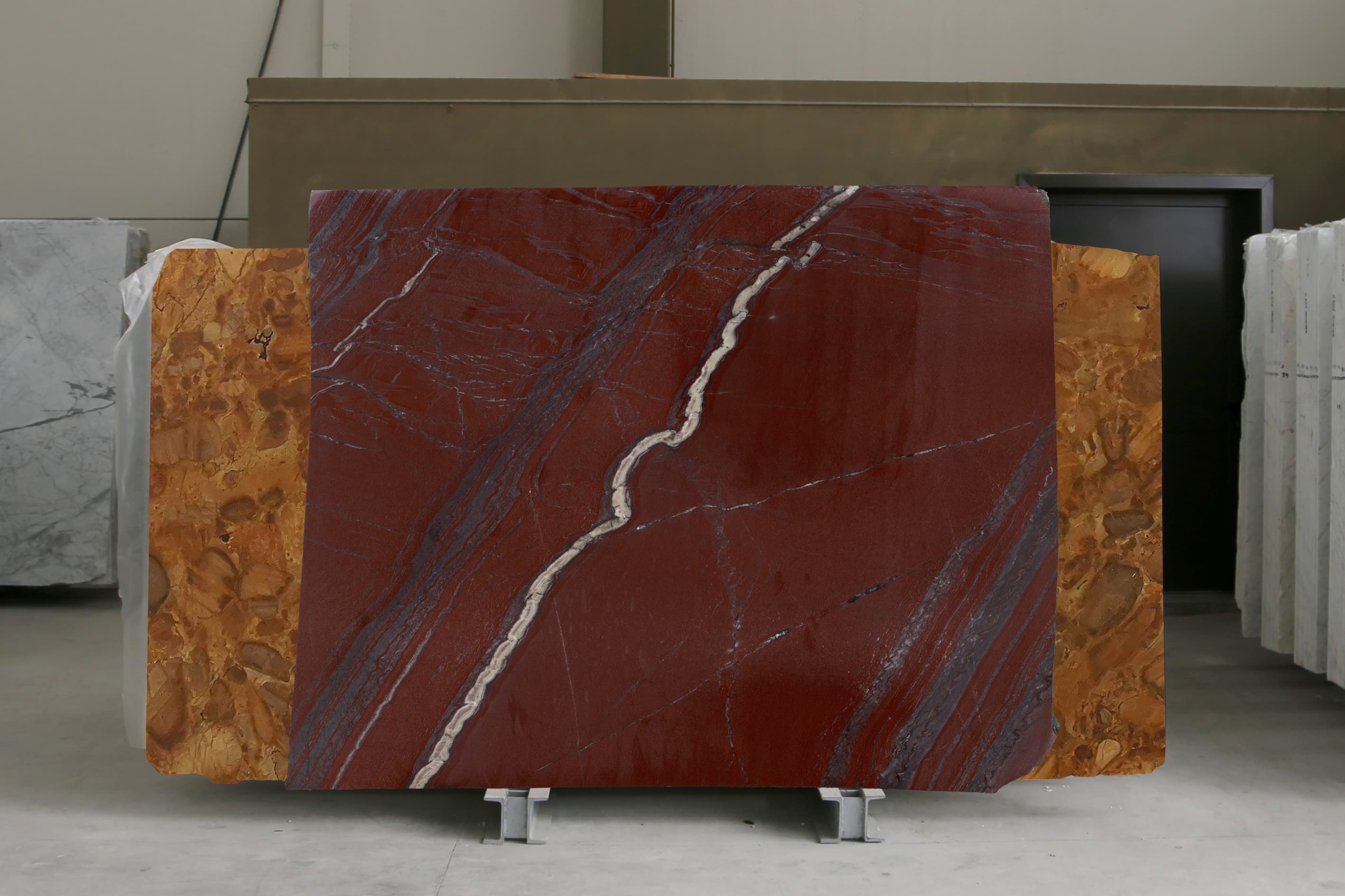 Rosso Laguna · Select