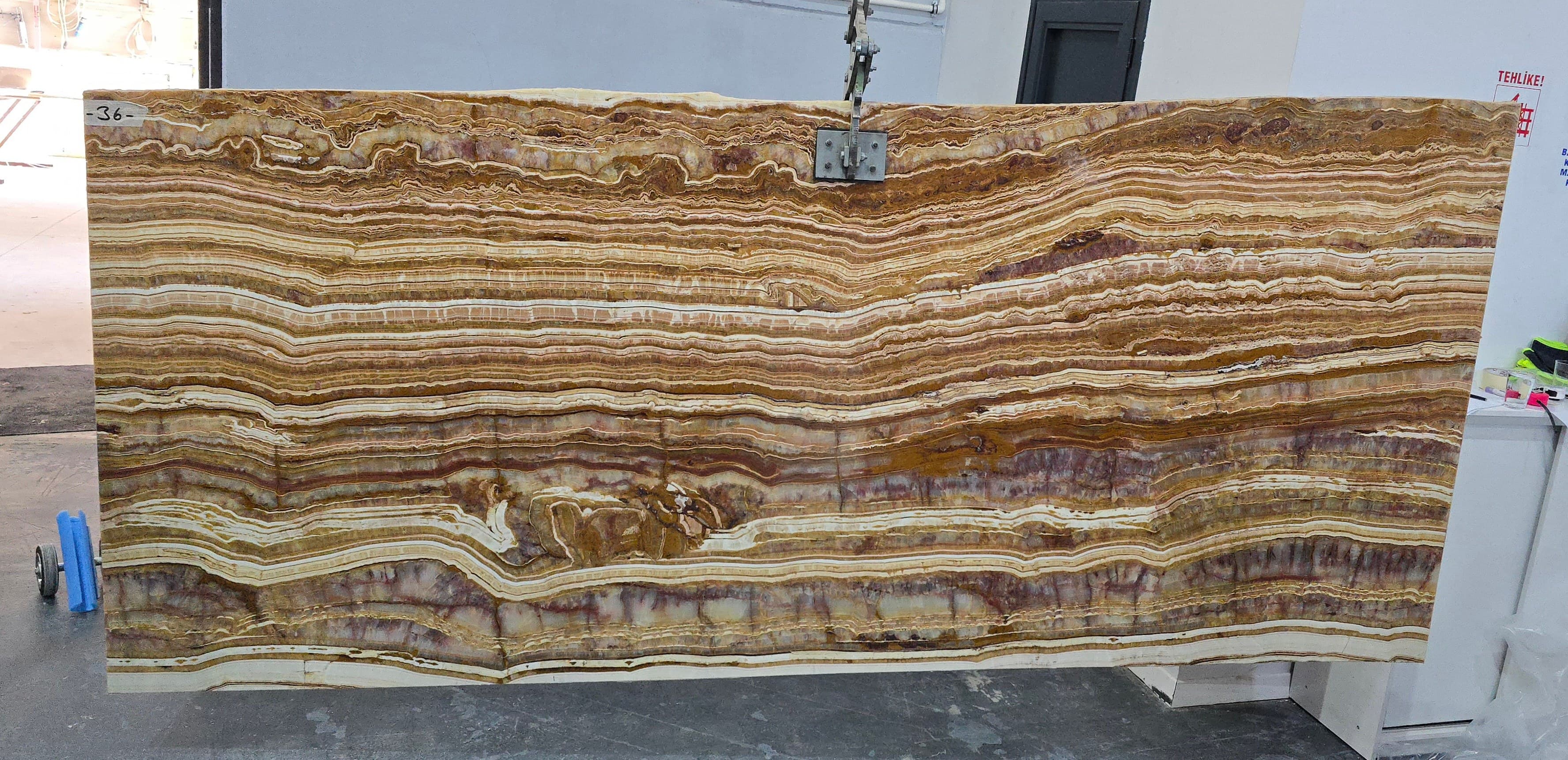 Tiger Onyx · Select