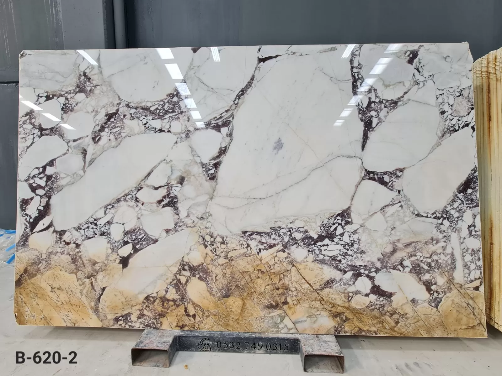 Calacatta Viola · Select