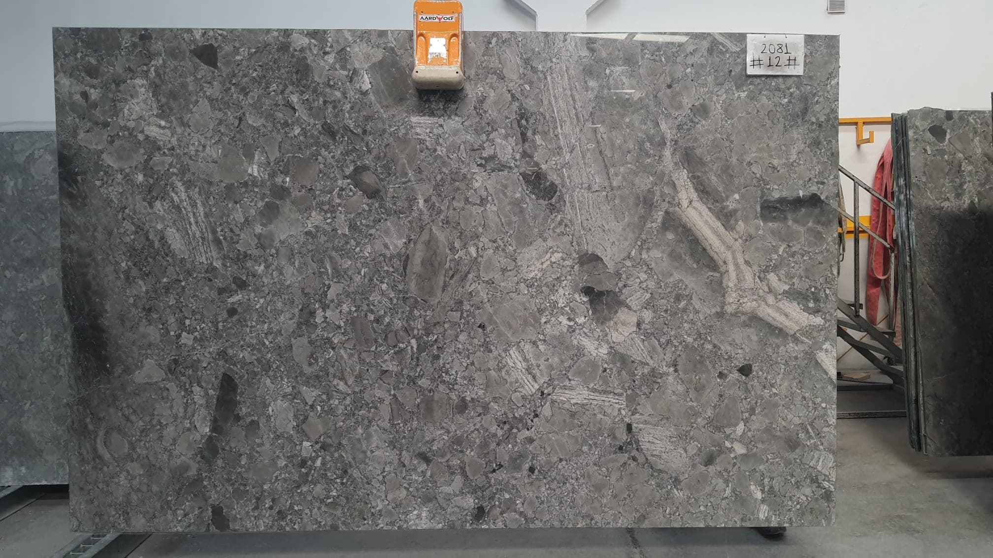 Grigio Superiore · Select