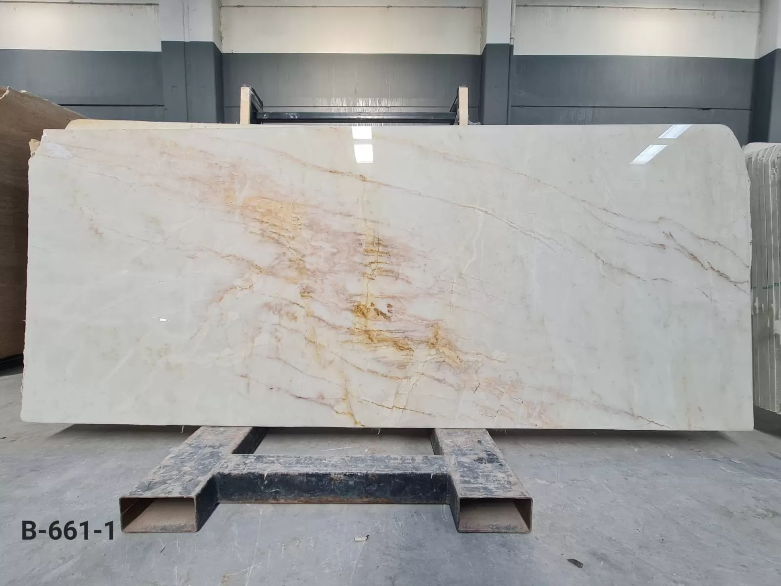 Calacatta Amber · Select