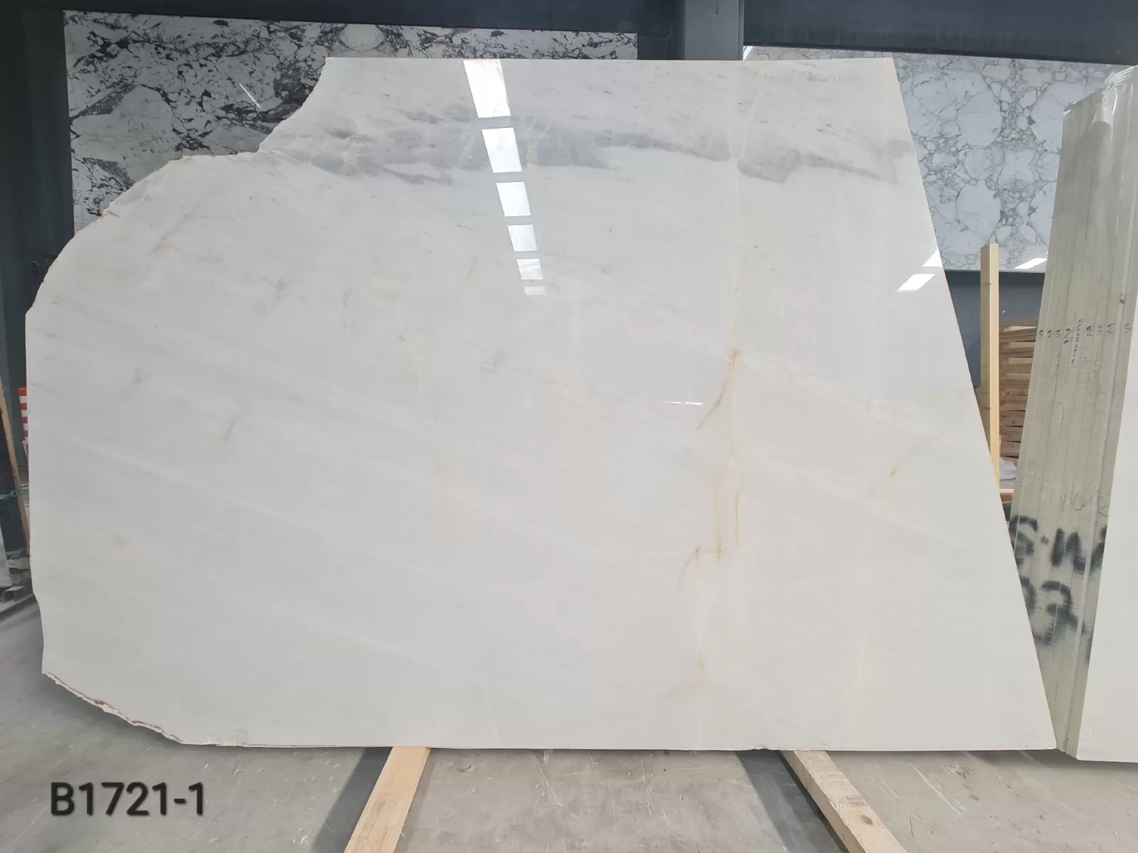 Bianco Allegro · Select