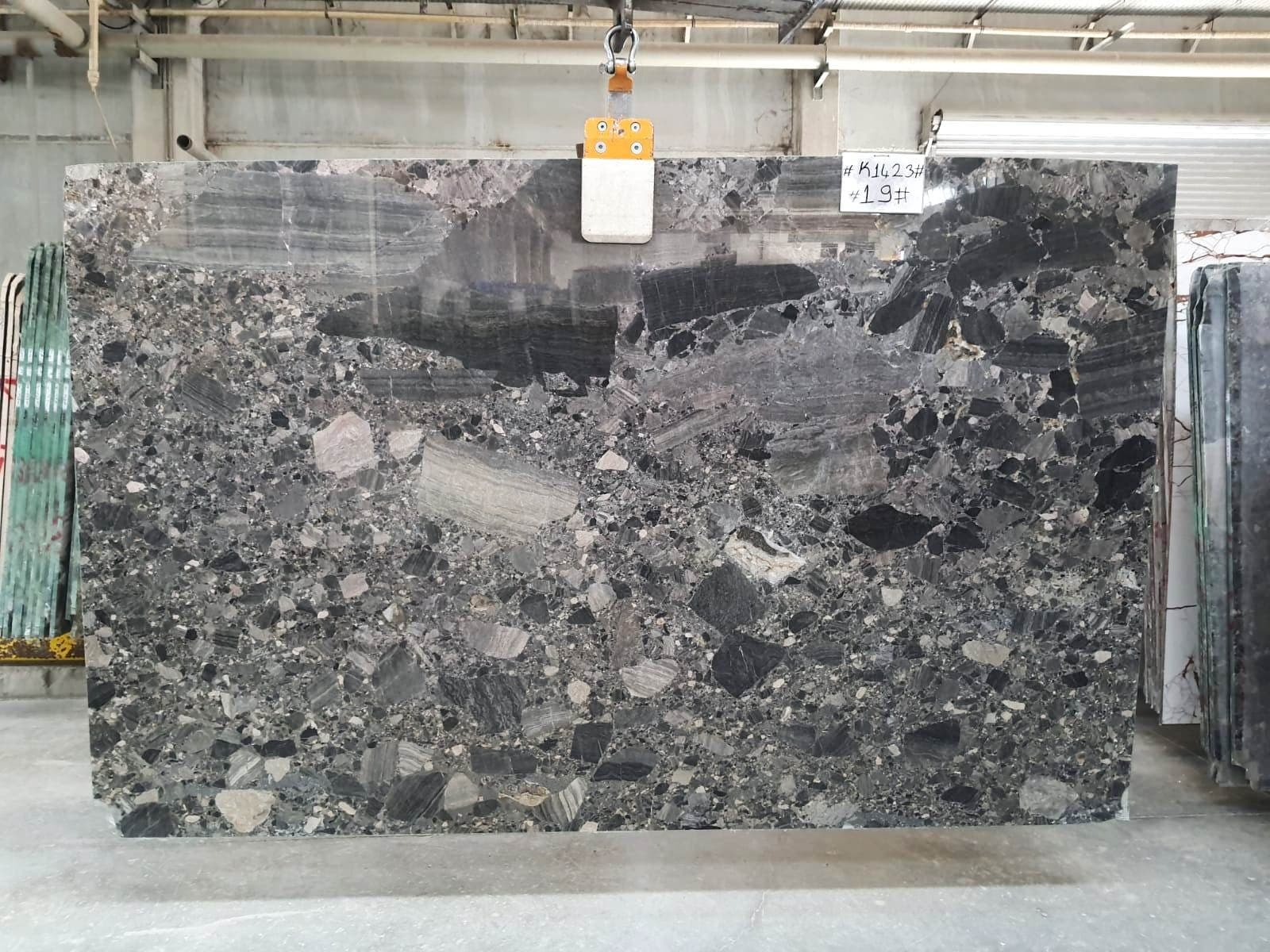 Breccia · Select