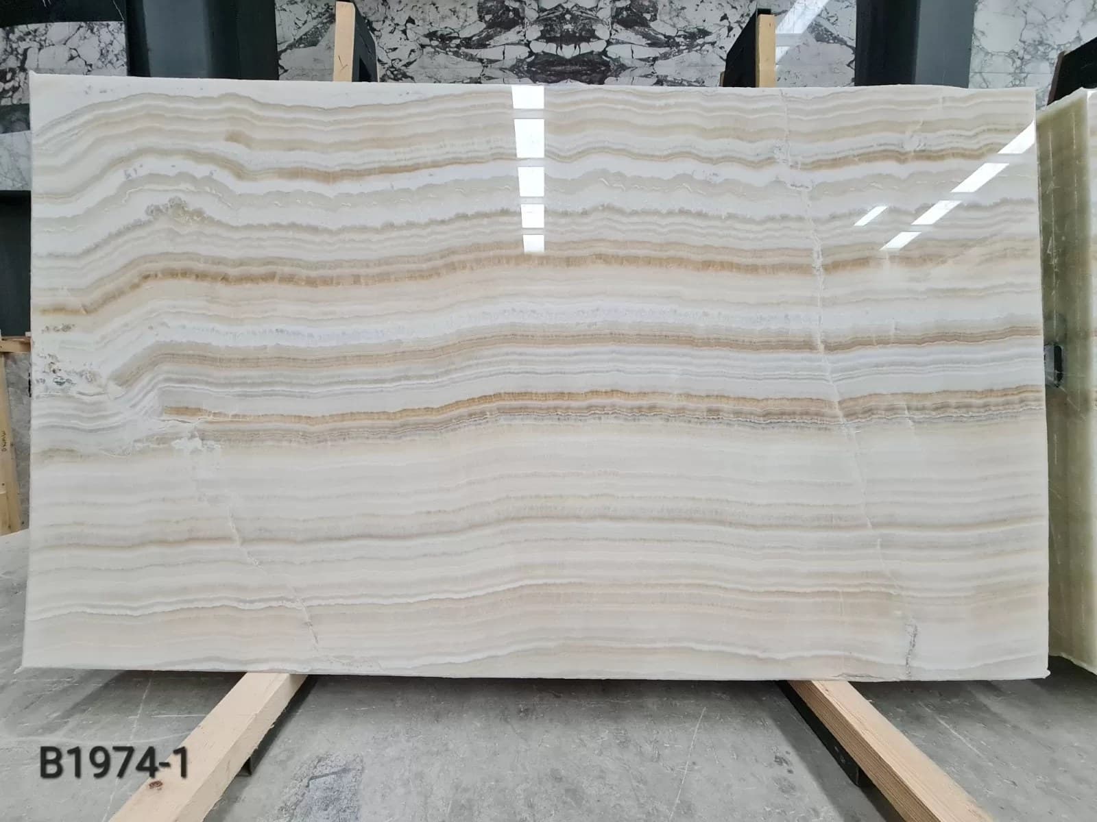White Onyx · Select
