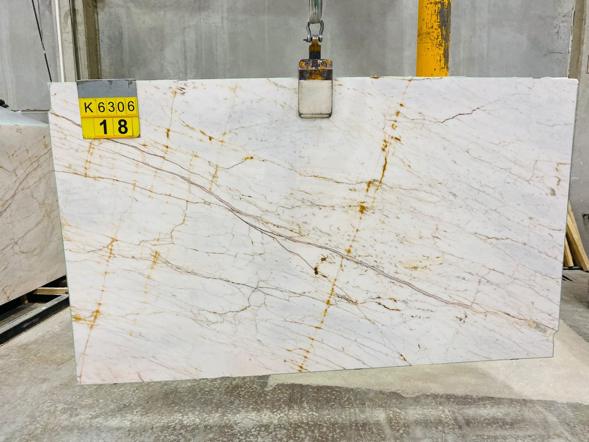 Calacatta Forest · Select
