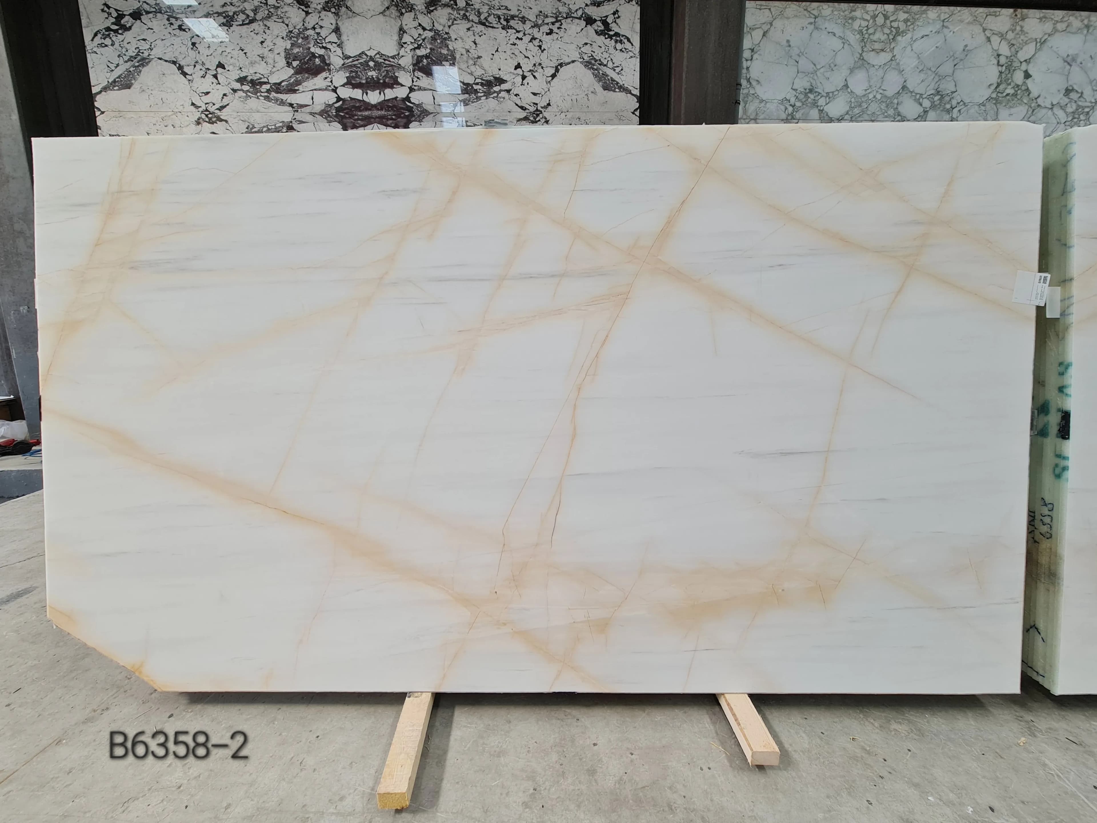 Golden Spider Dolomite · Select