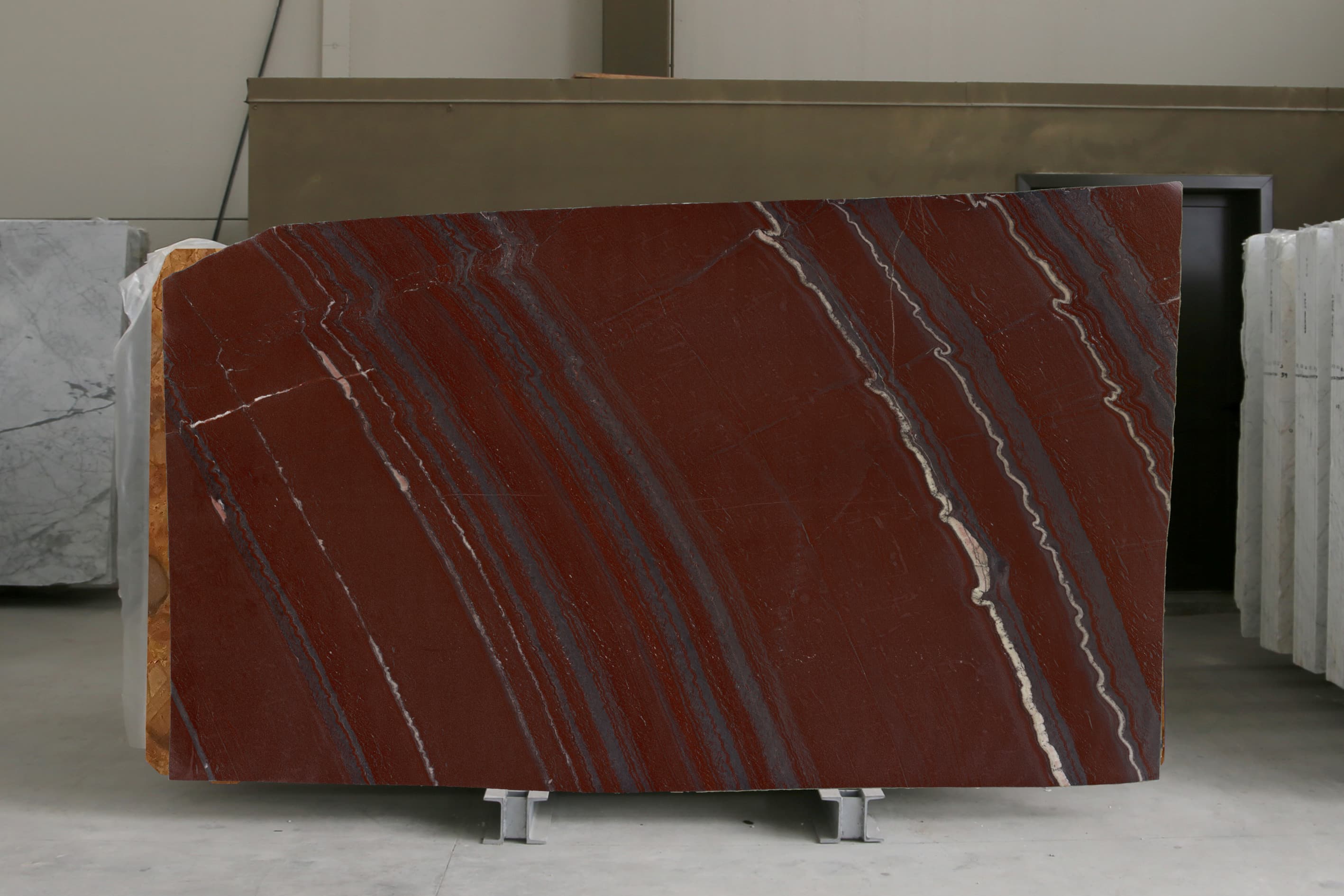 Rosso Laguna · Select