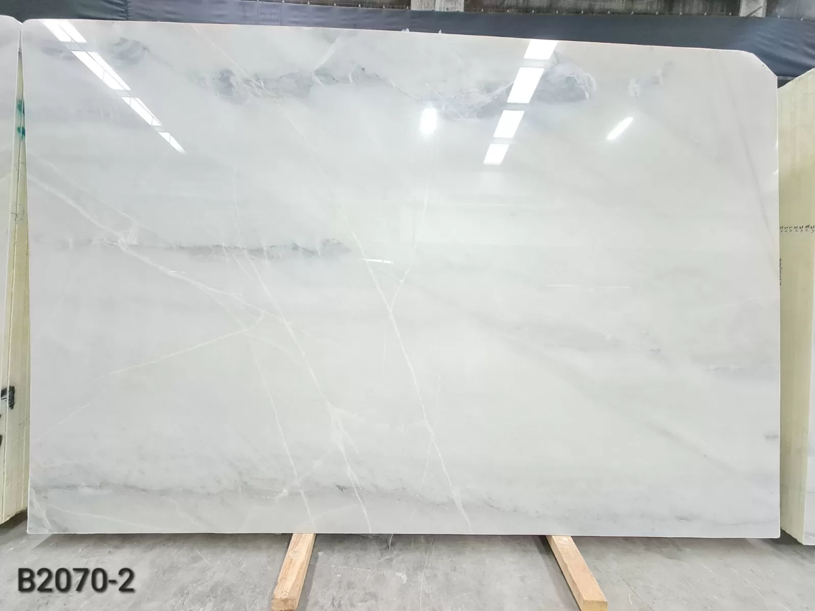 Bianco Allegro · Select
