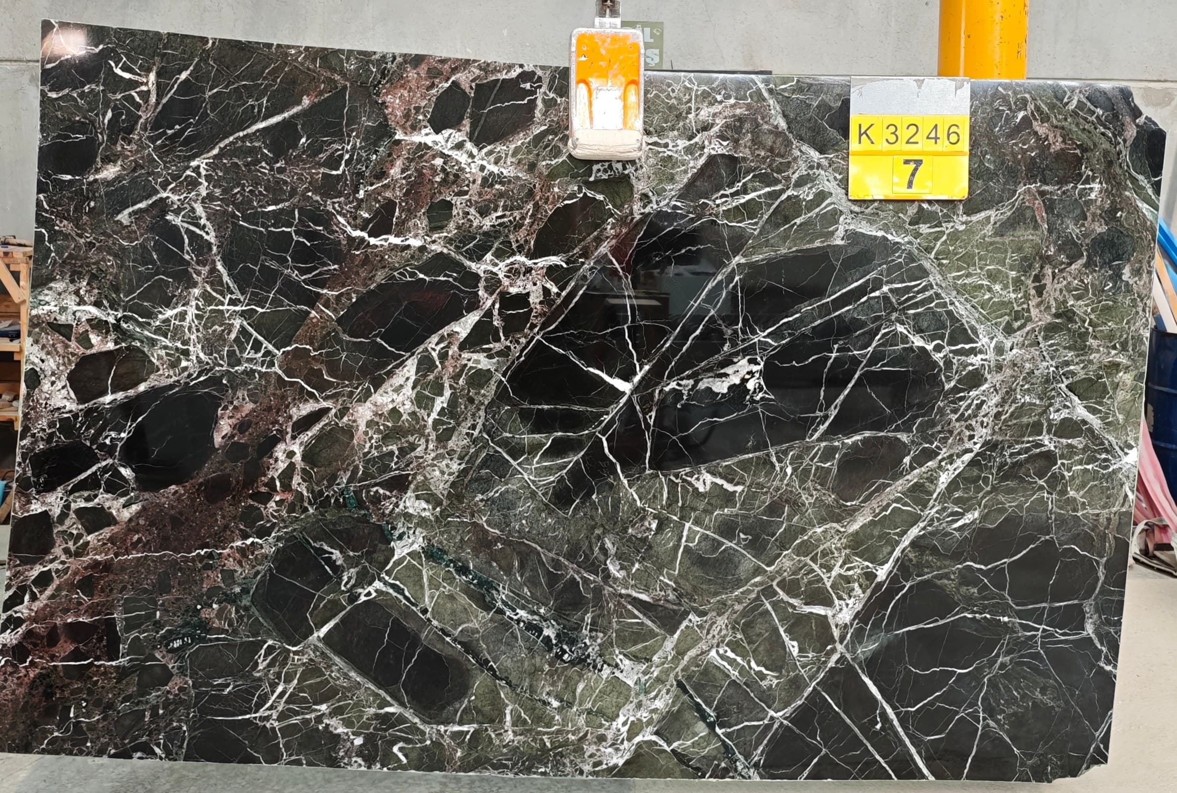 Rosso Levanto · Select