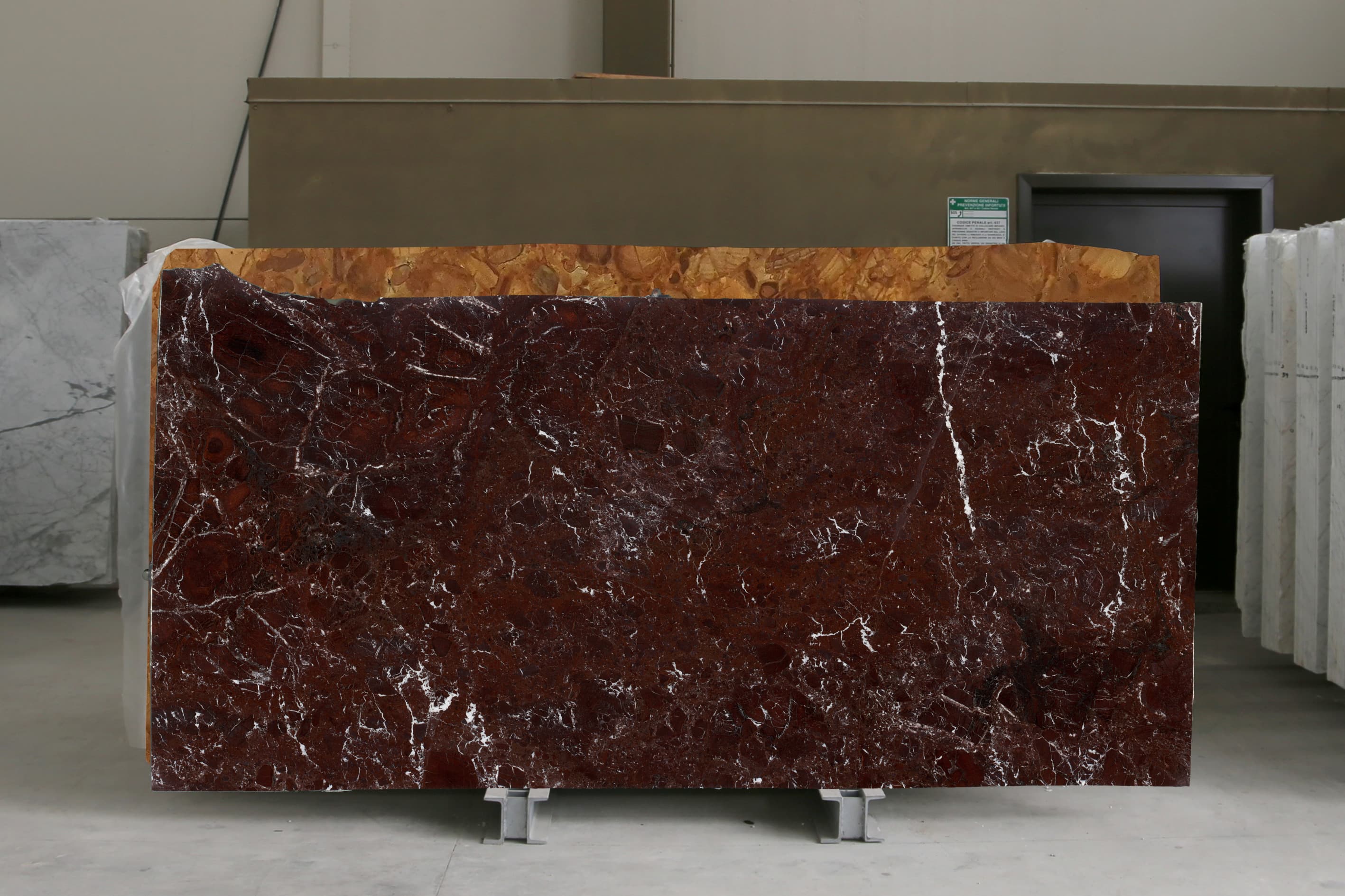 Rosso Levanto · Select · 145×320×2 cm
