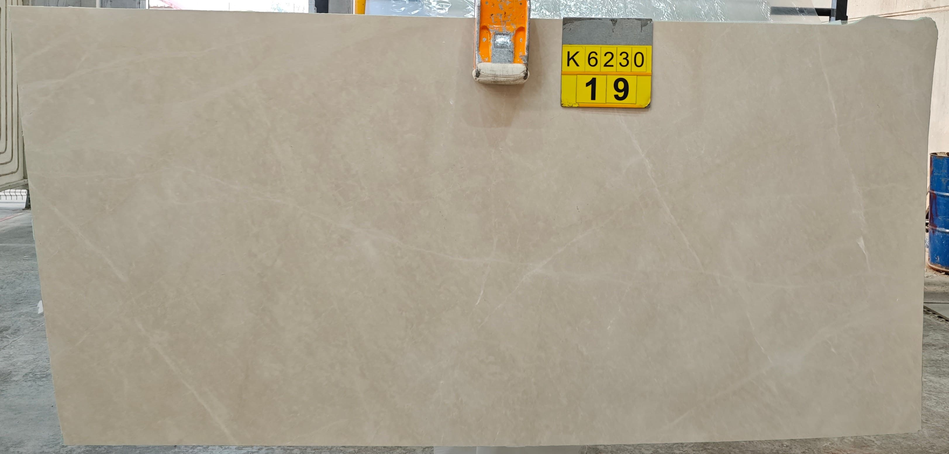 Crema Uno · Select