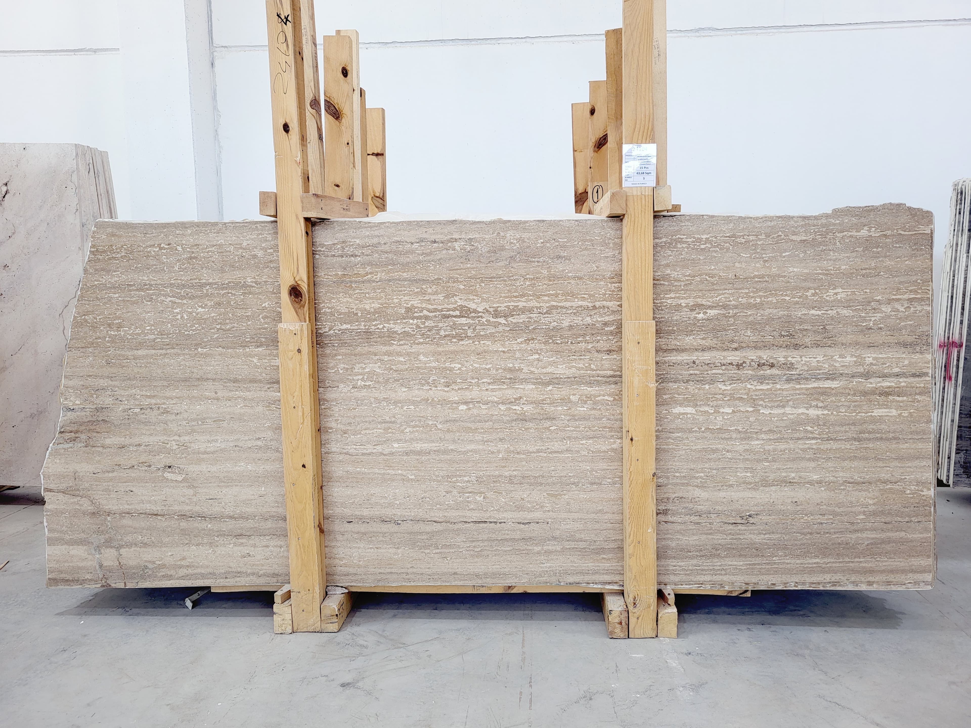Noce Travertine · Select