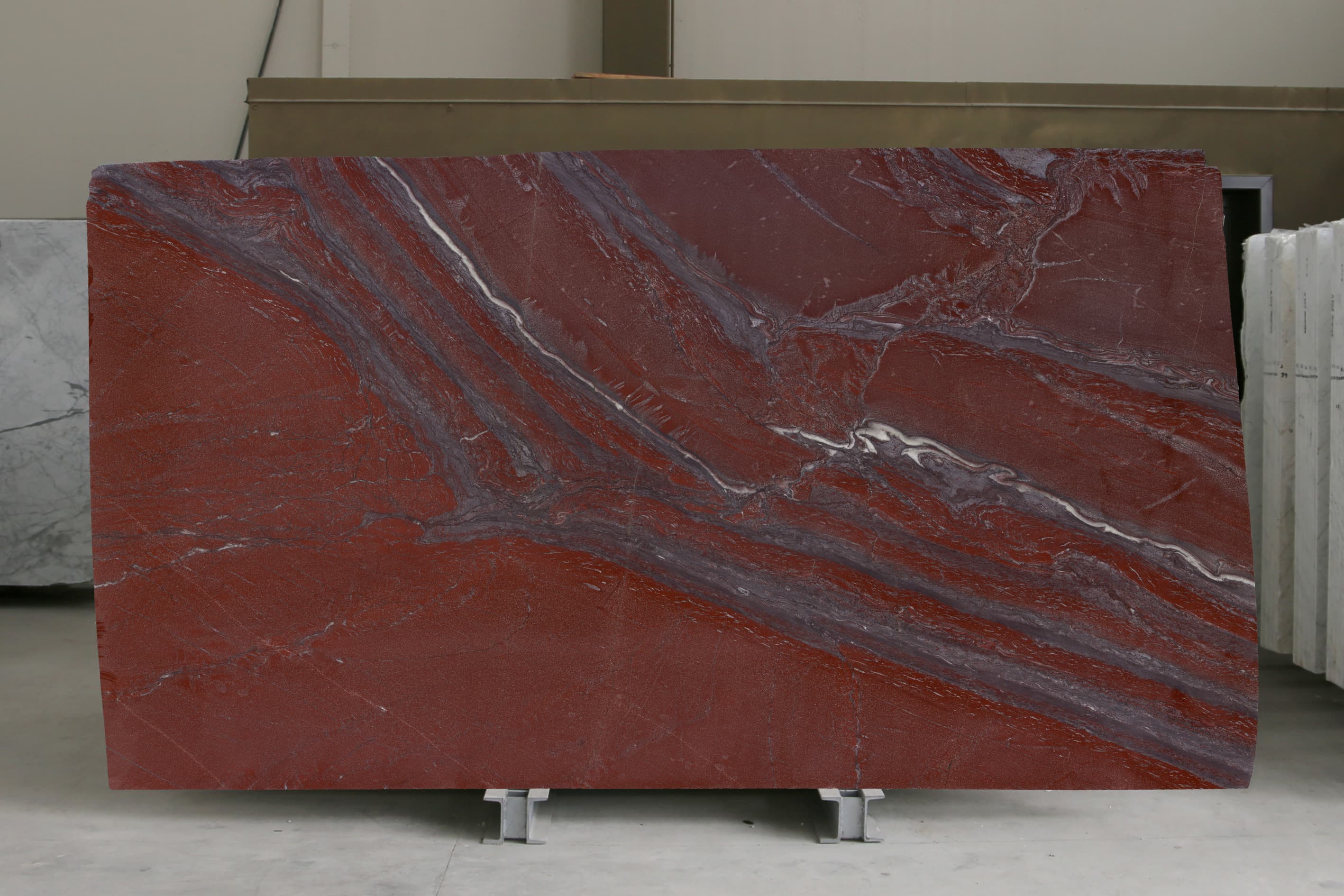 Rosso Laguna · Select