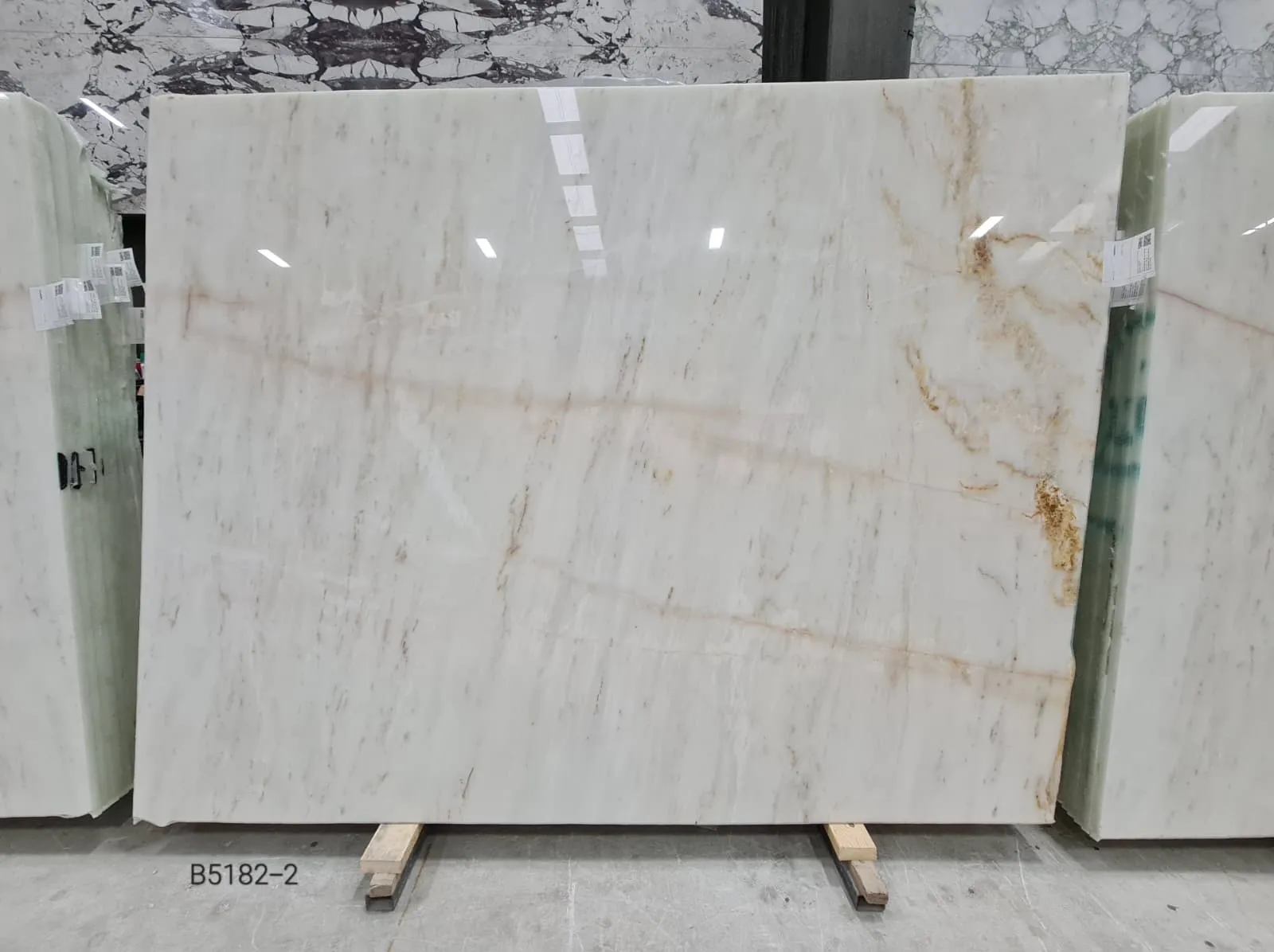 Calacatta Amber · Select