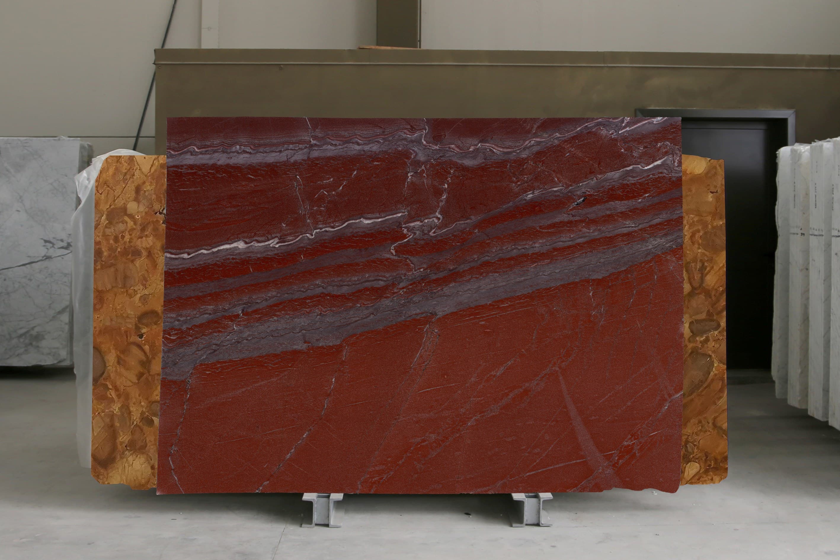 Rosso Laguna · Select