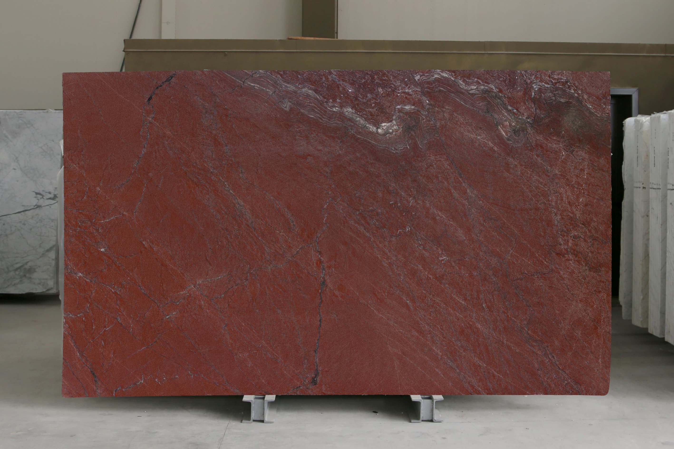 Rosso Laguna · Select