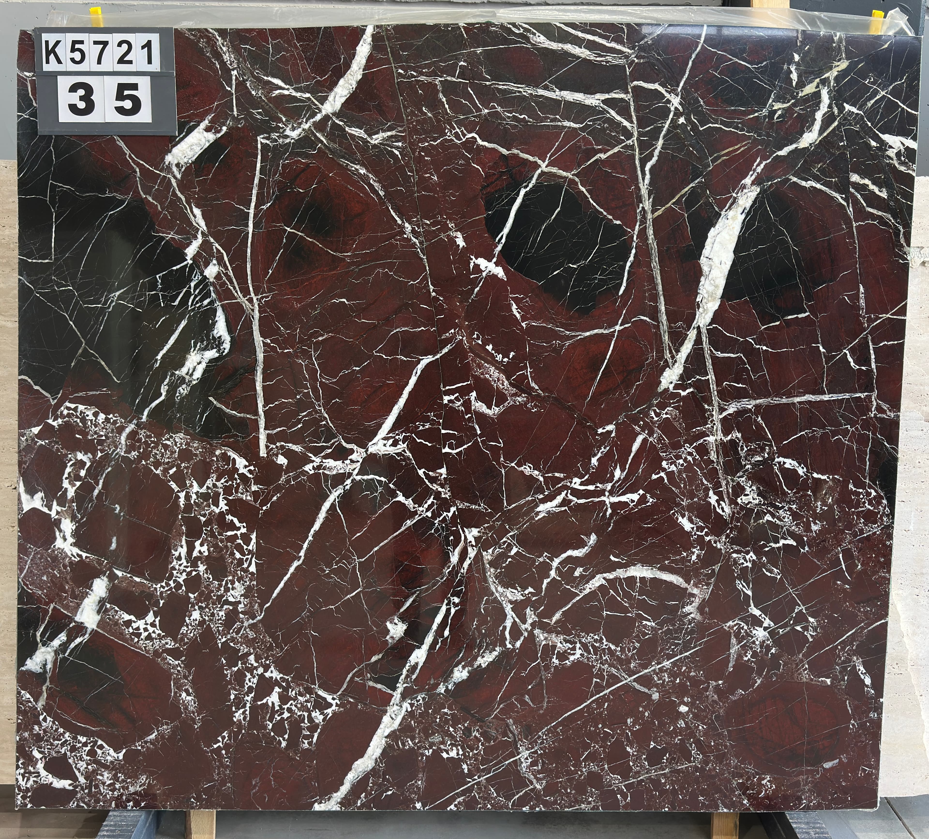 Rosso Levanto · Select