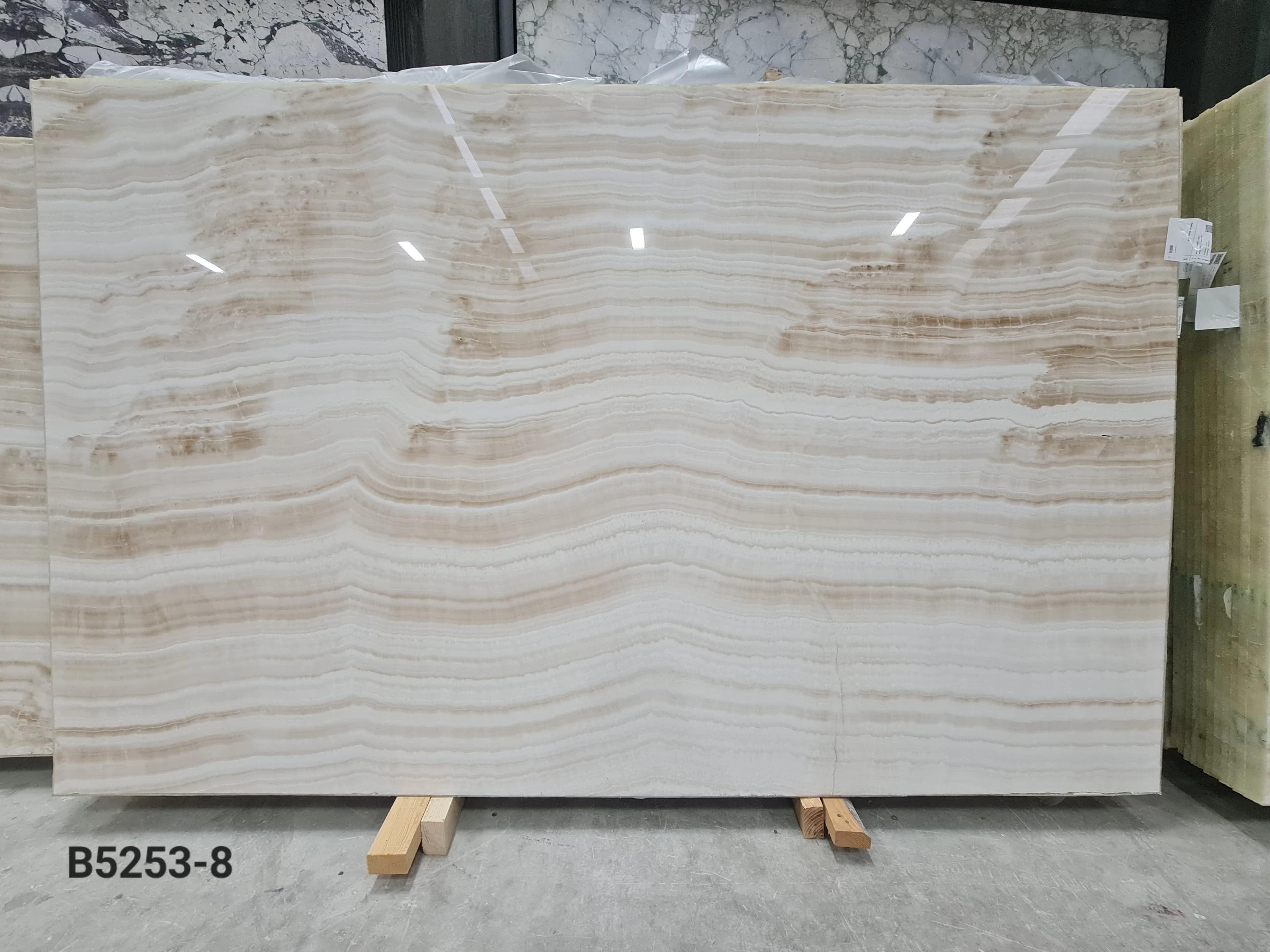 White Onyx · Select