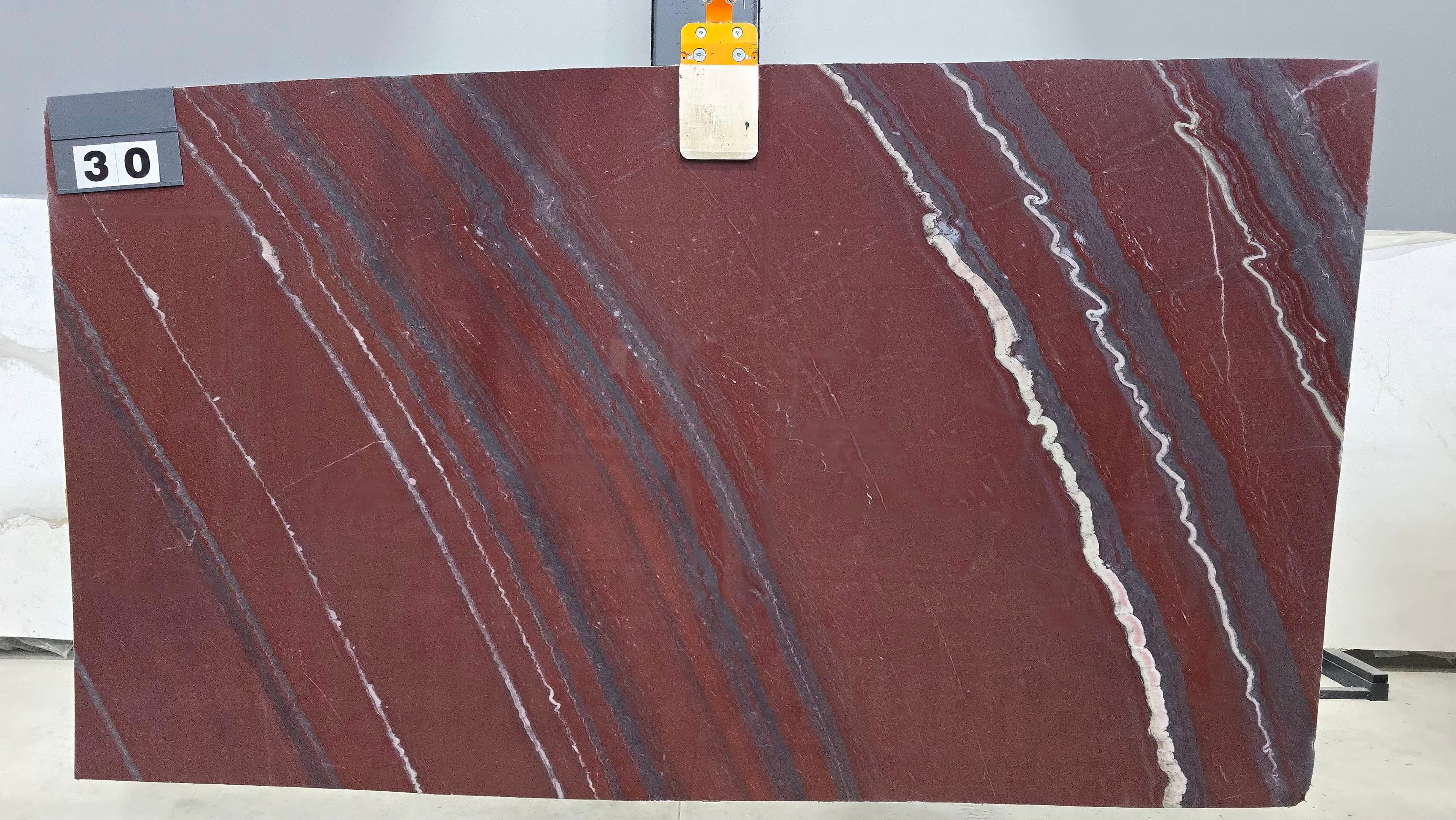 Rosso Laguna · Select