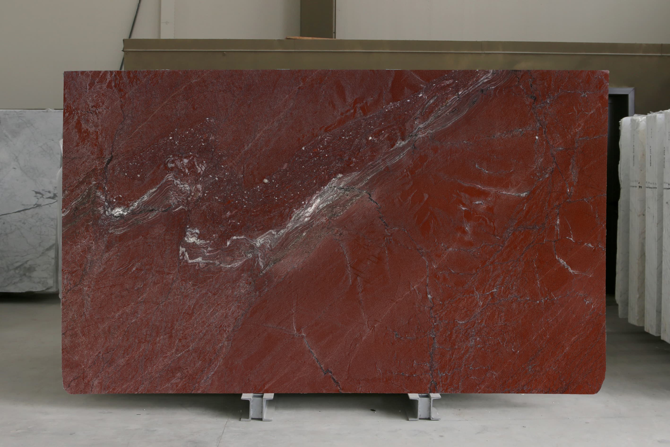 Rosso Laguna · Select