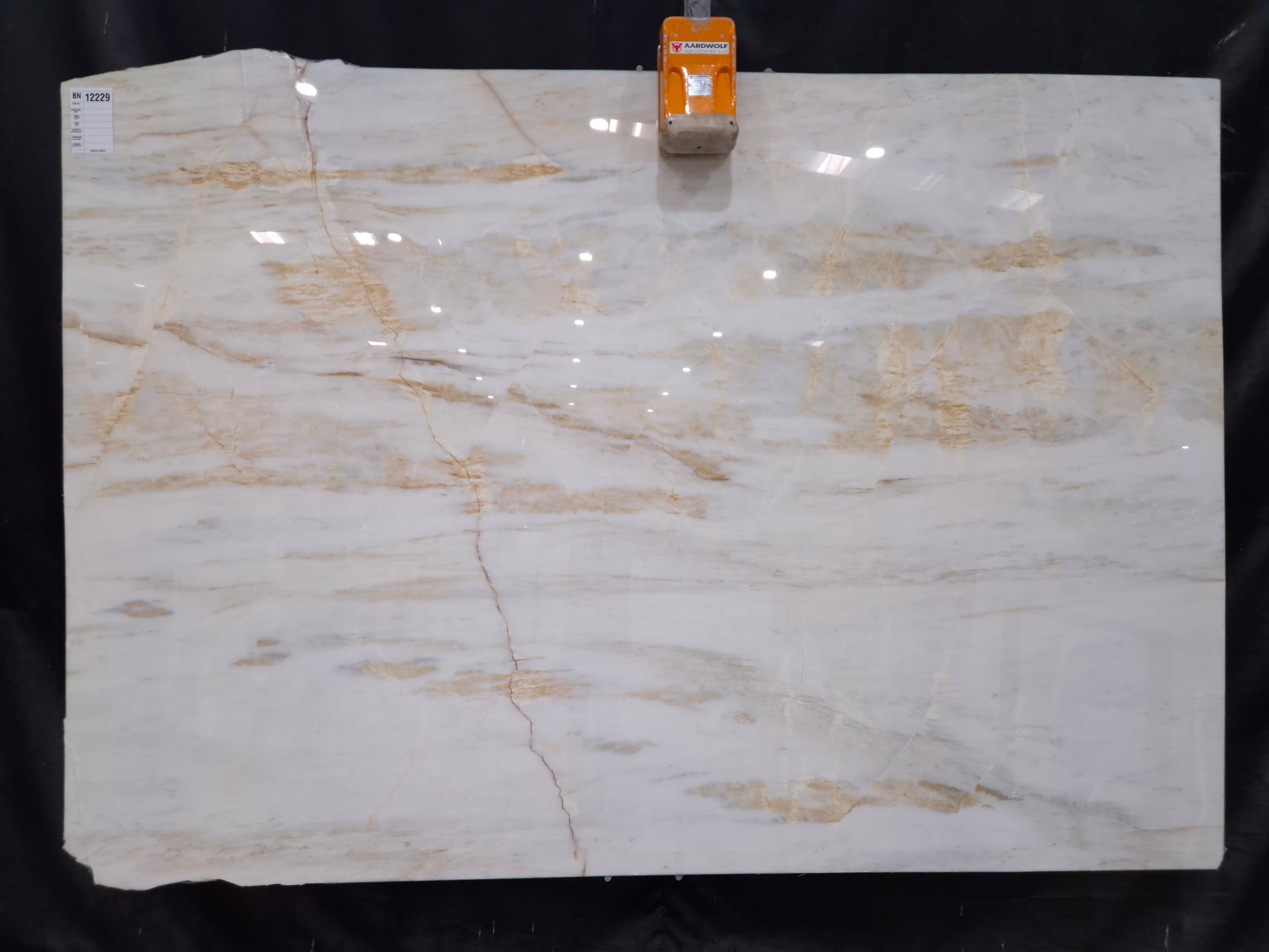 Calacatta Amber · Select