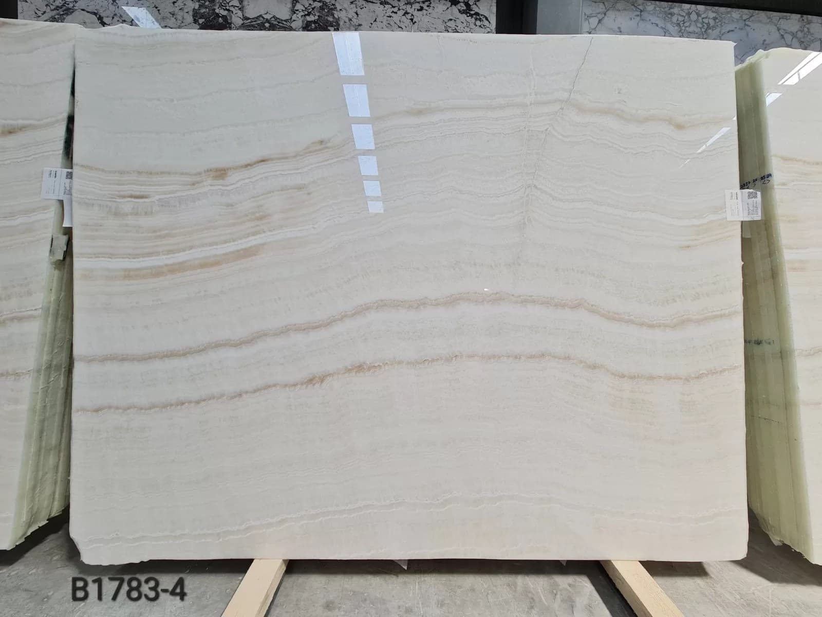 White Onyx · Select