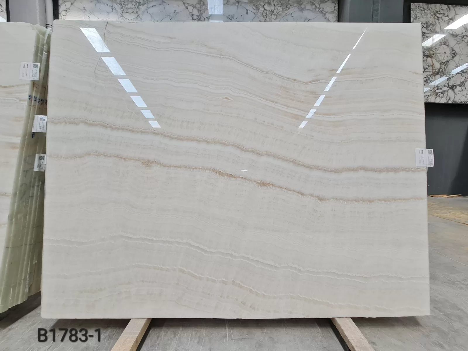 White Onyx · Select
