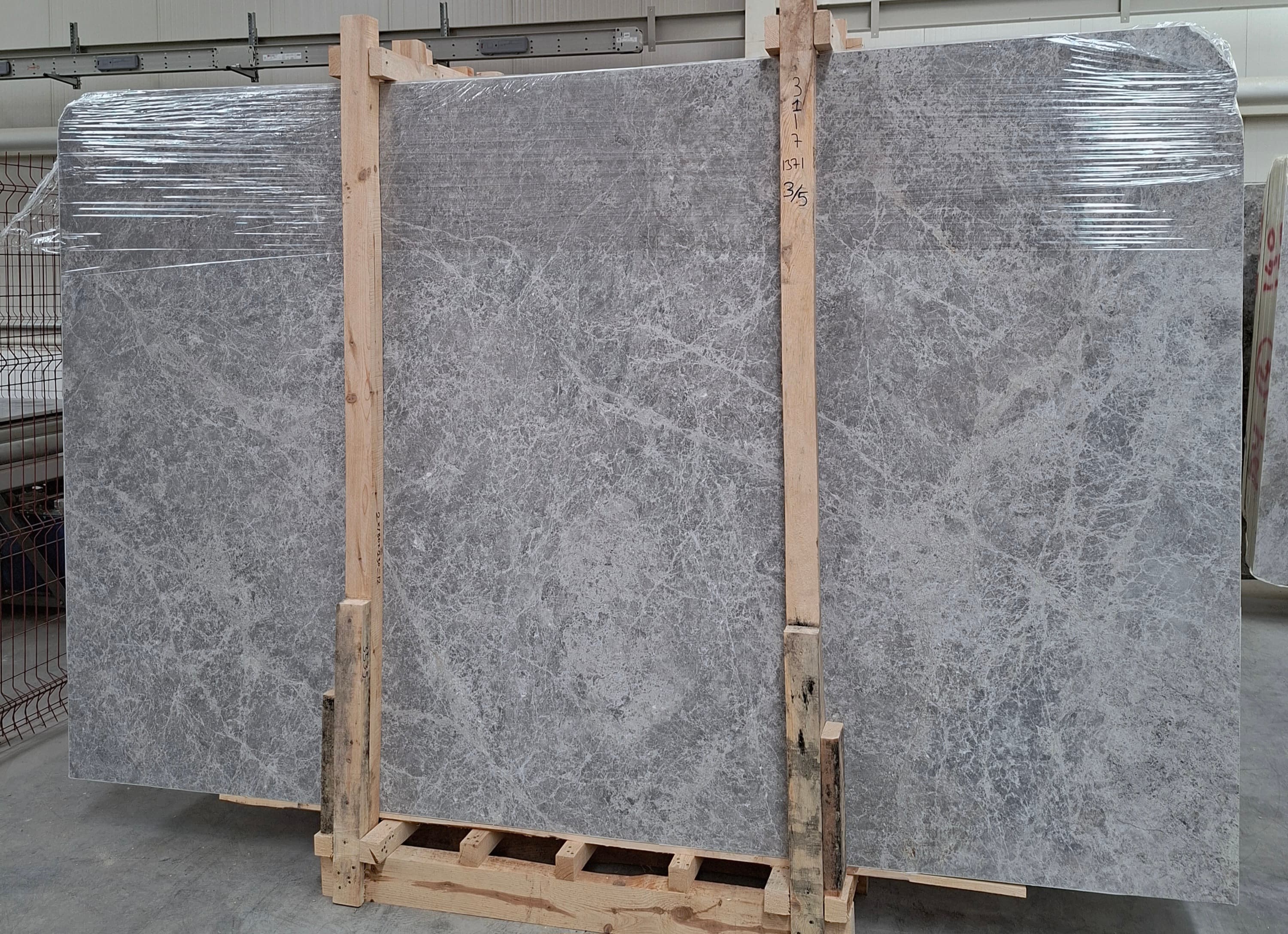Tundra Grey · Select