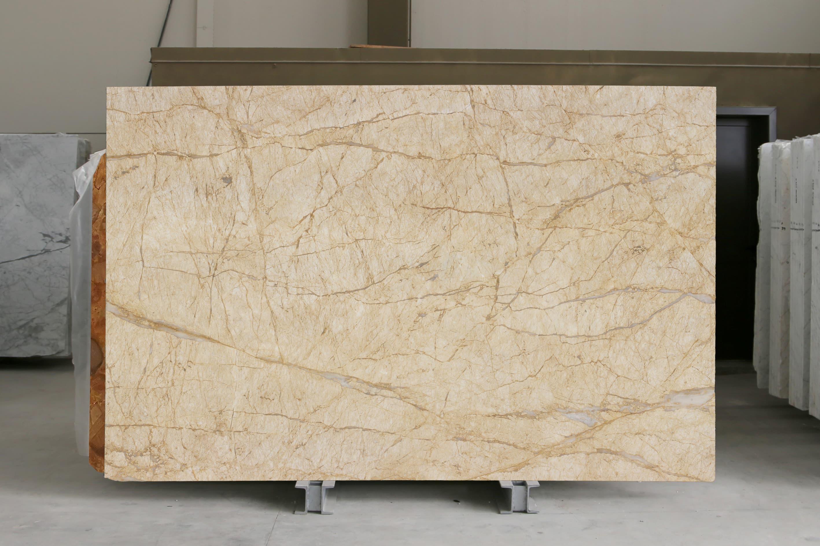 Golden Spider Beige · Select