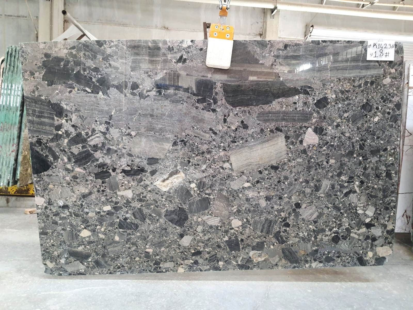 Breccia · Select