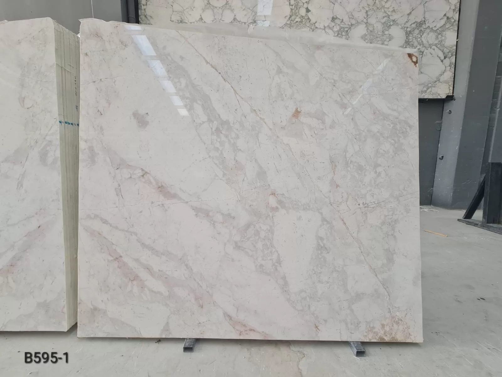 Calacatta Rosso · Select