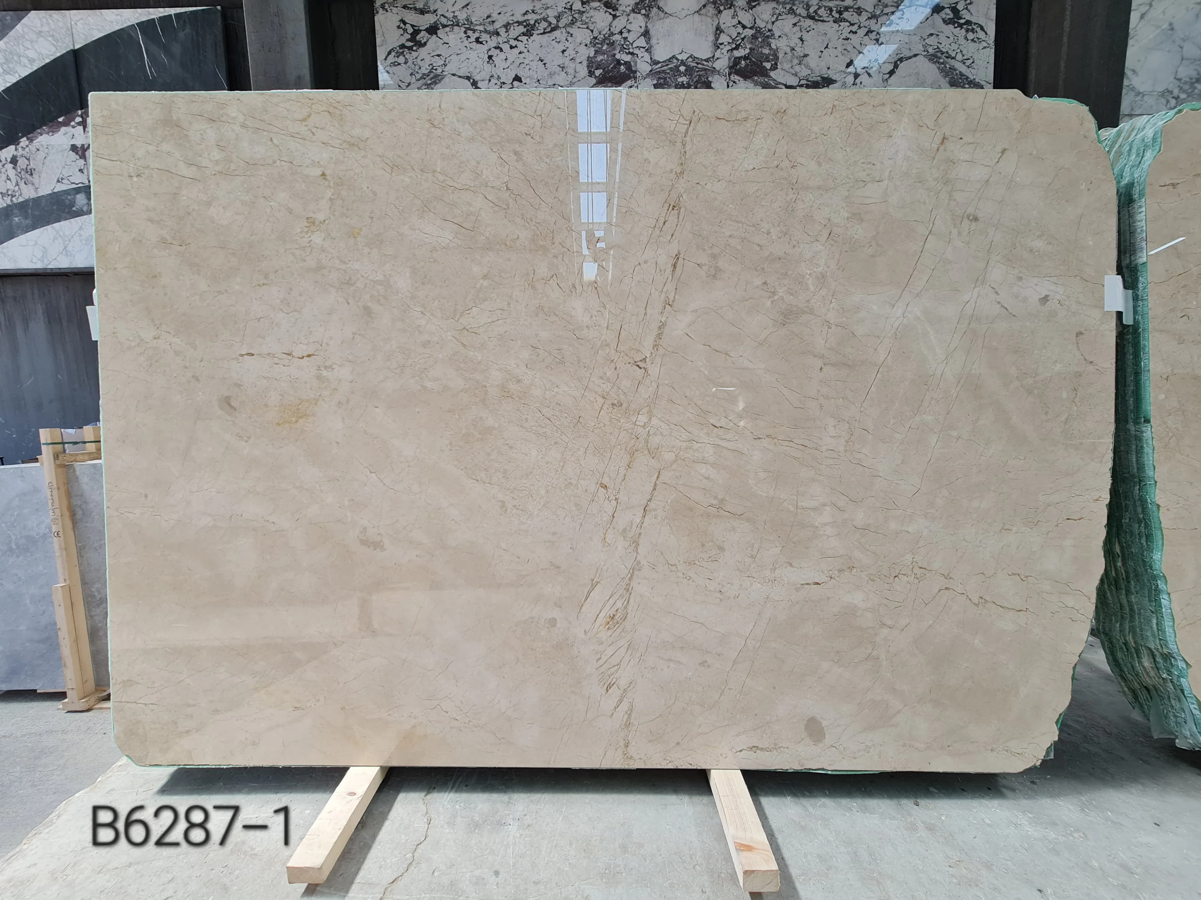 Bursa Beige · Select