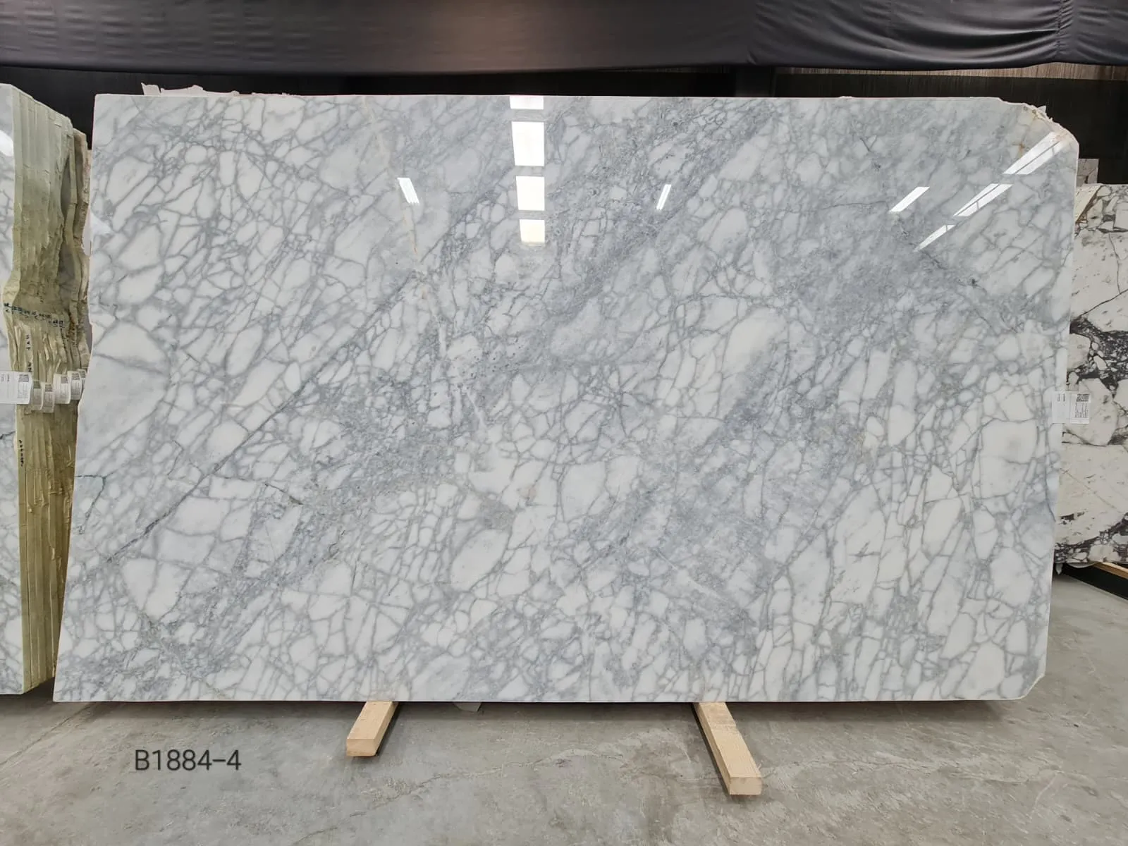 Bianco Venato · Select