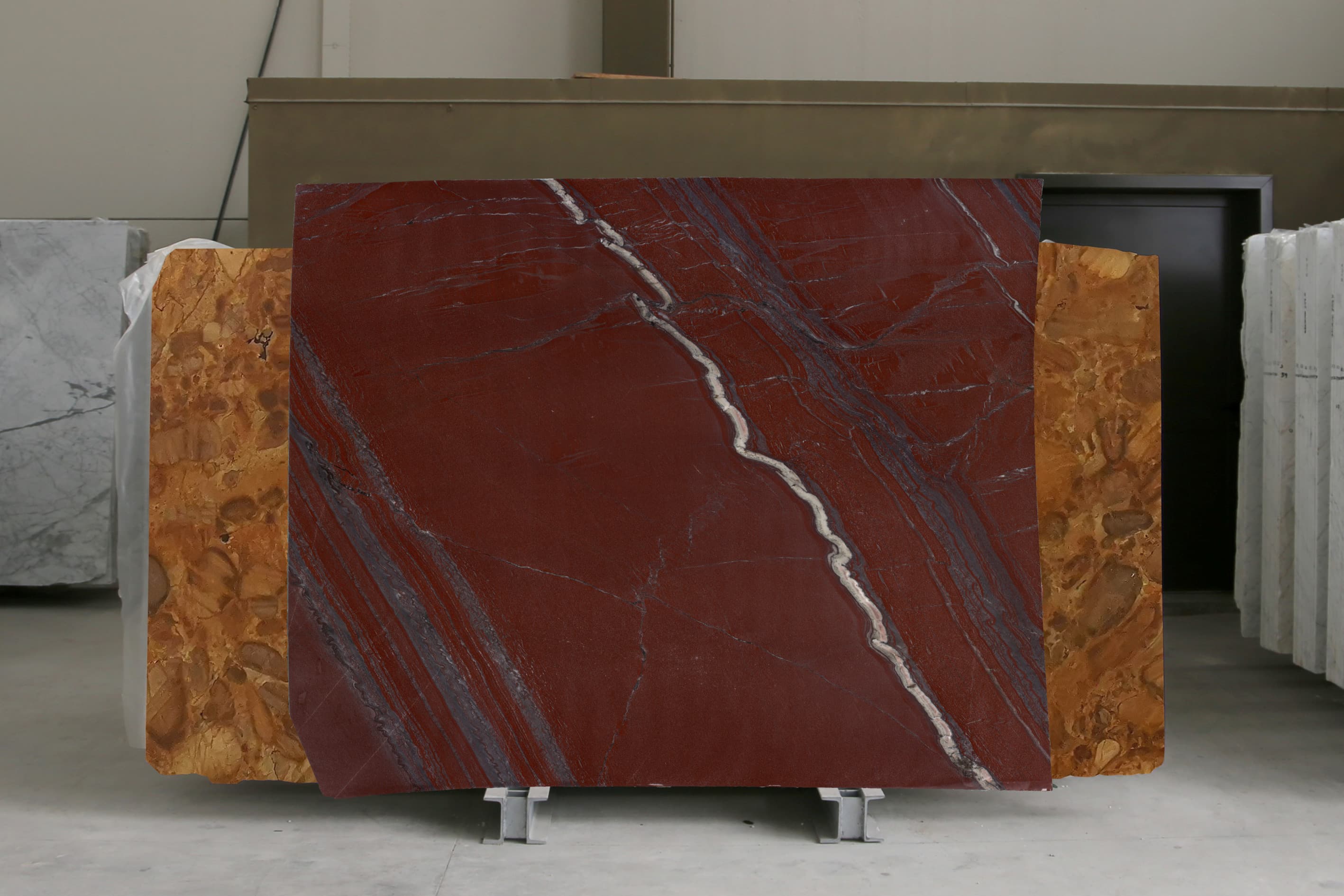 Rosso Laguna · Select