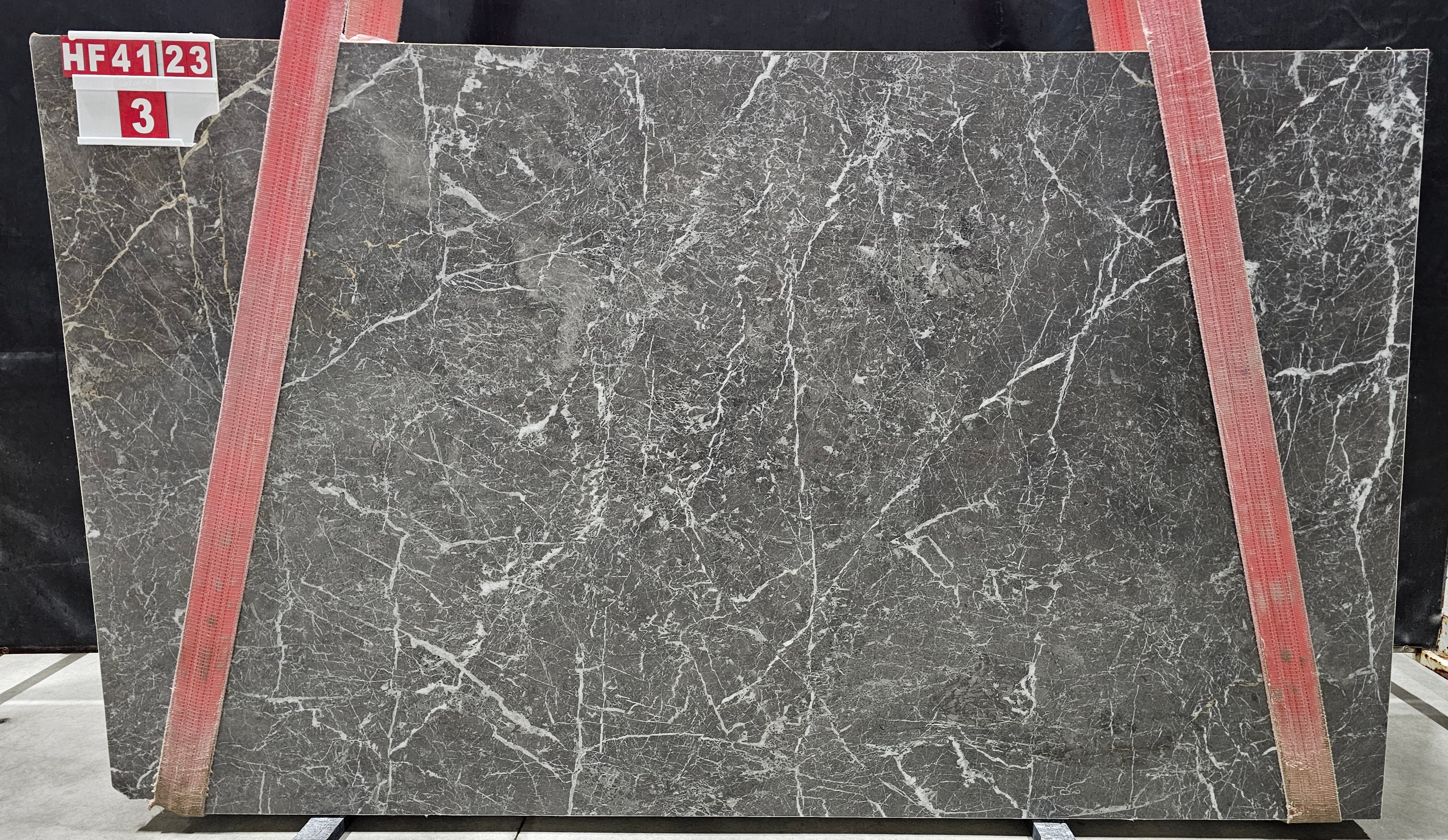 Grigio Carnico · Select