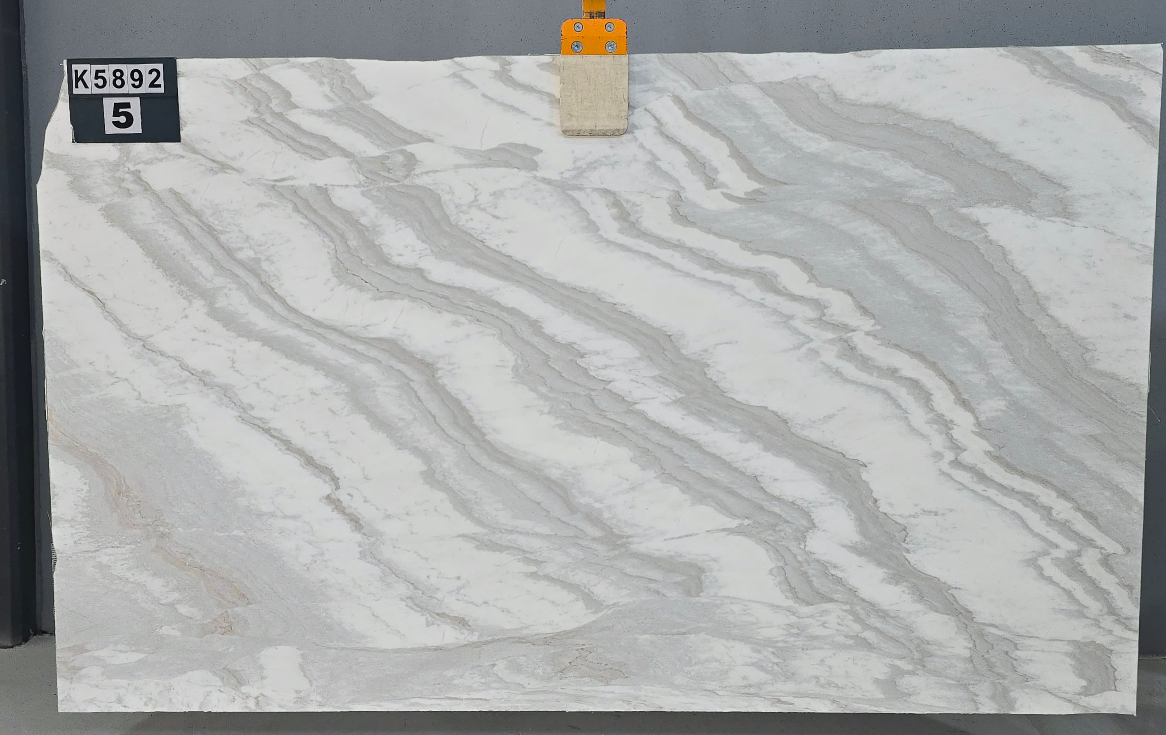 Calacatta Wave · Select