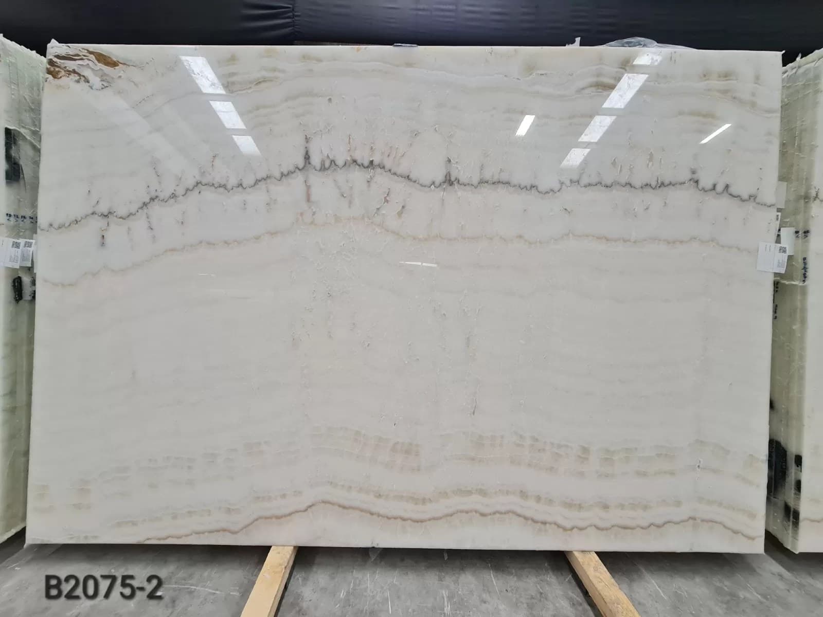 White Onyx · Select