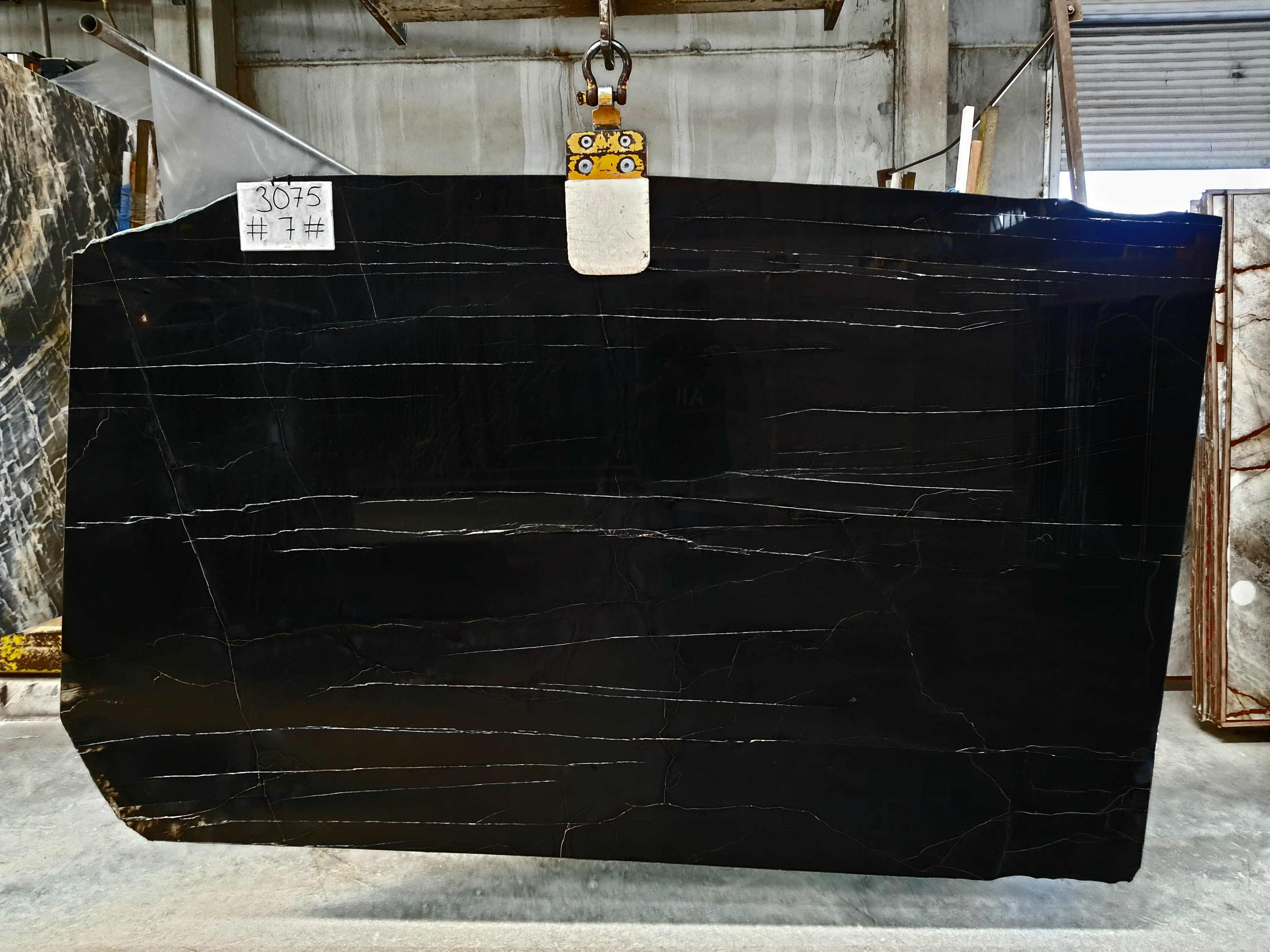 Alexandrette Black · Select · 157×255×2 cm