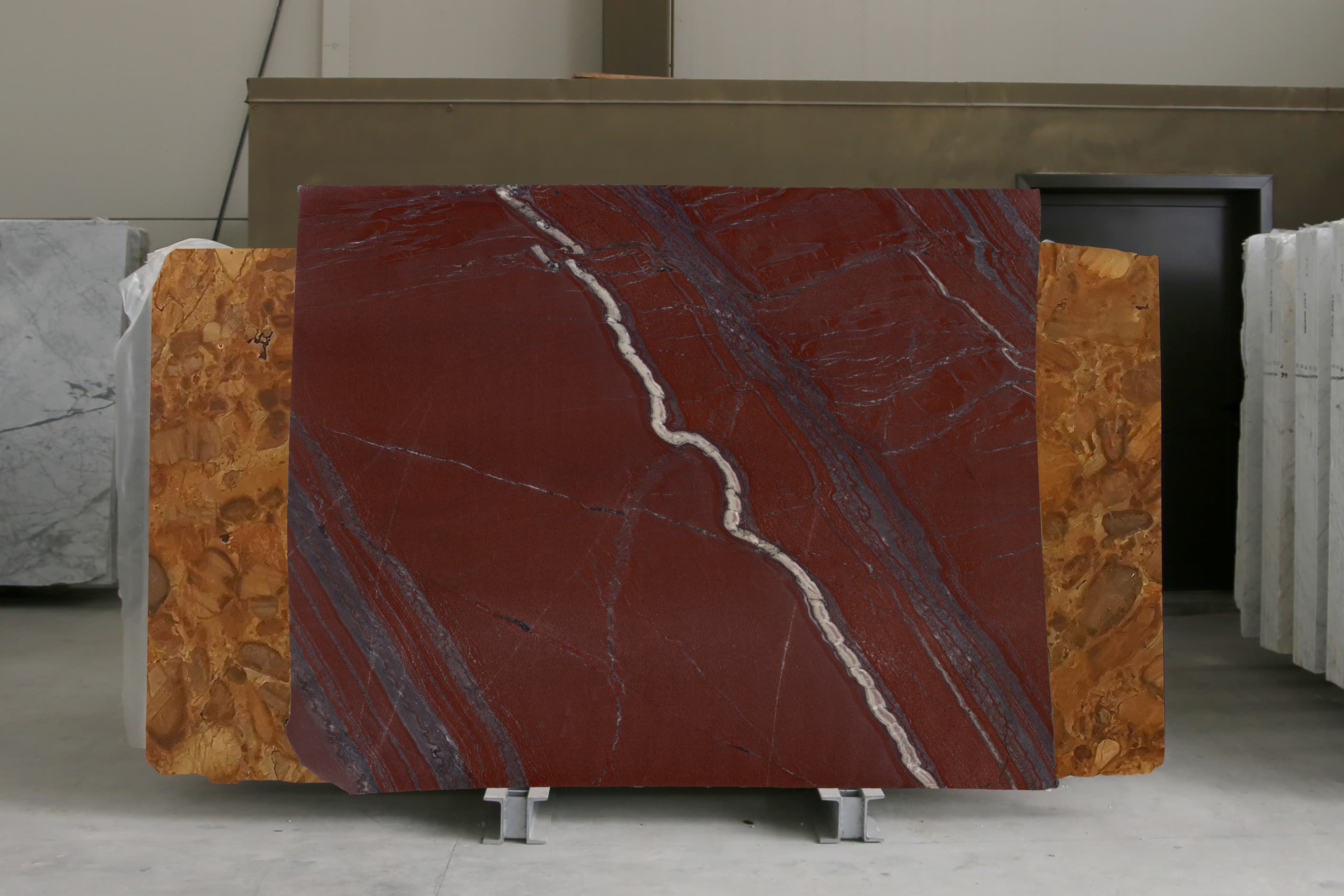 Rosso Laguna · Select
