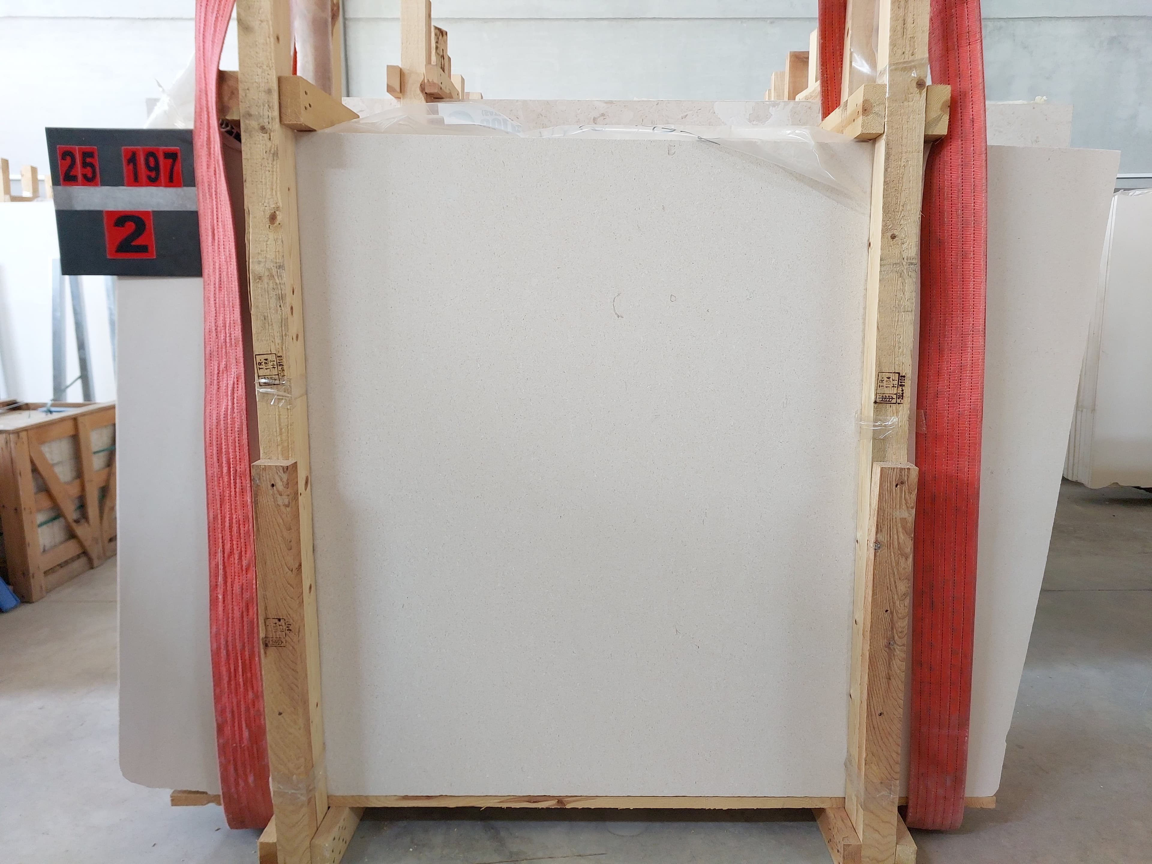 Cloudy White Limestone · Select