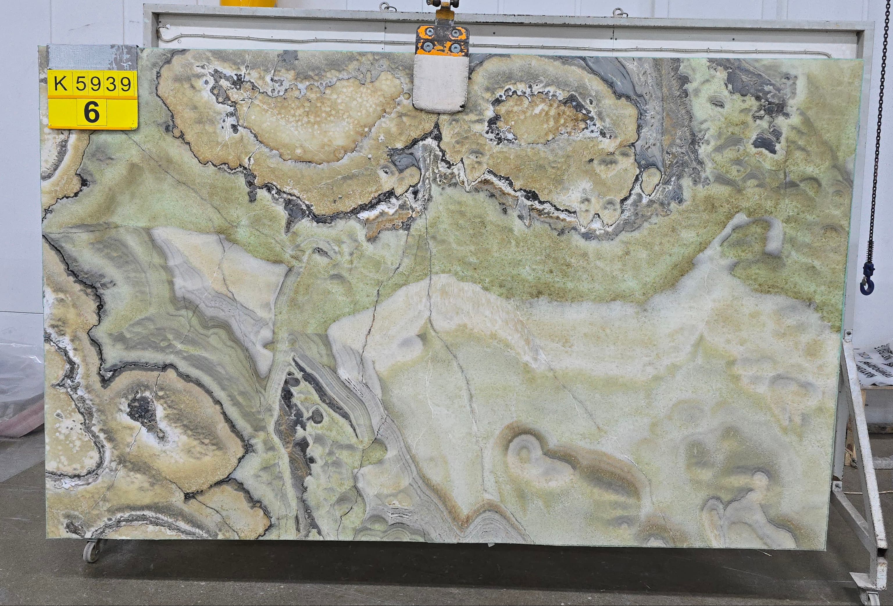 Cristallo Fantastico Green Onyx · Select