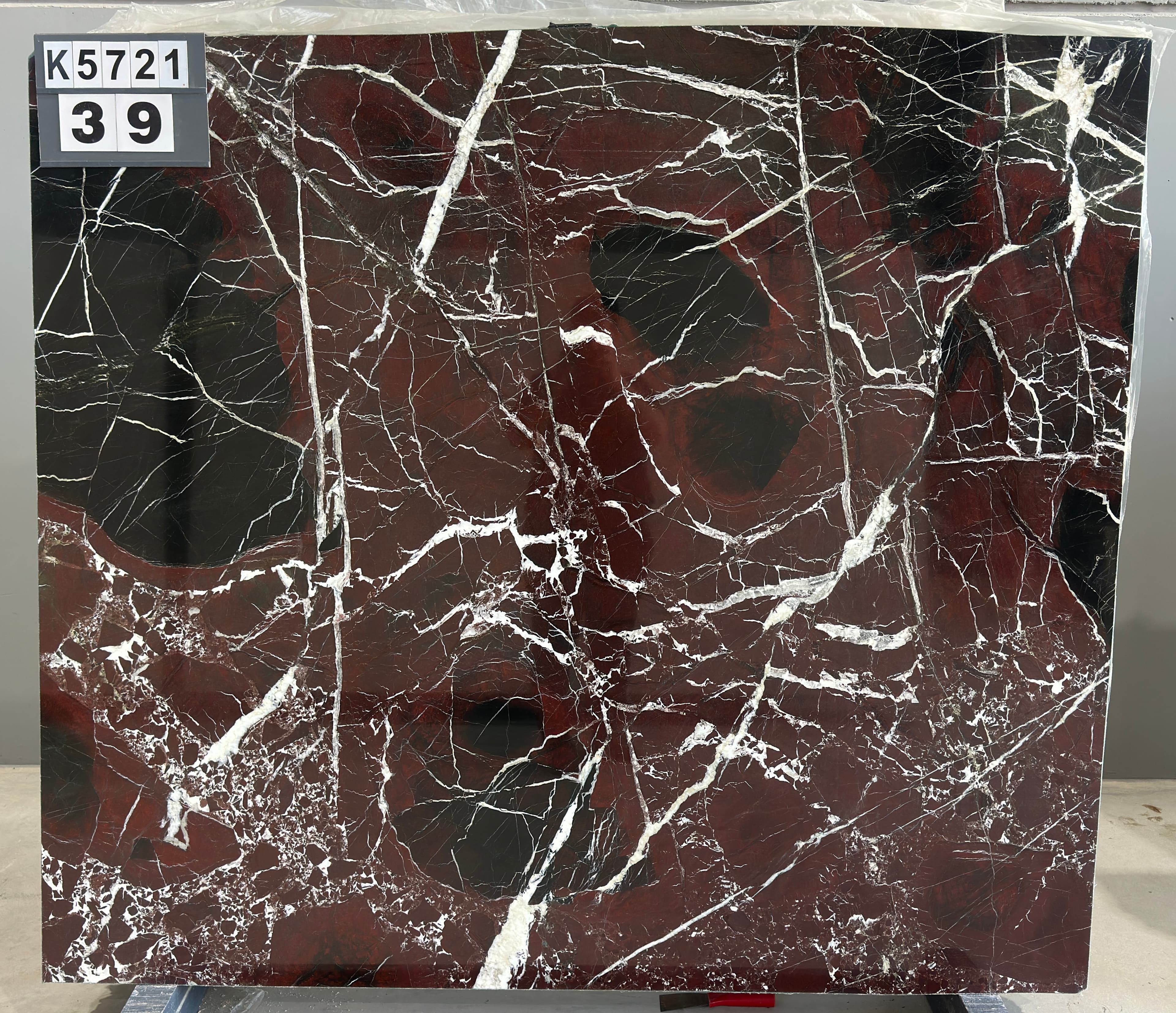 Rosso Levanto · Select