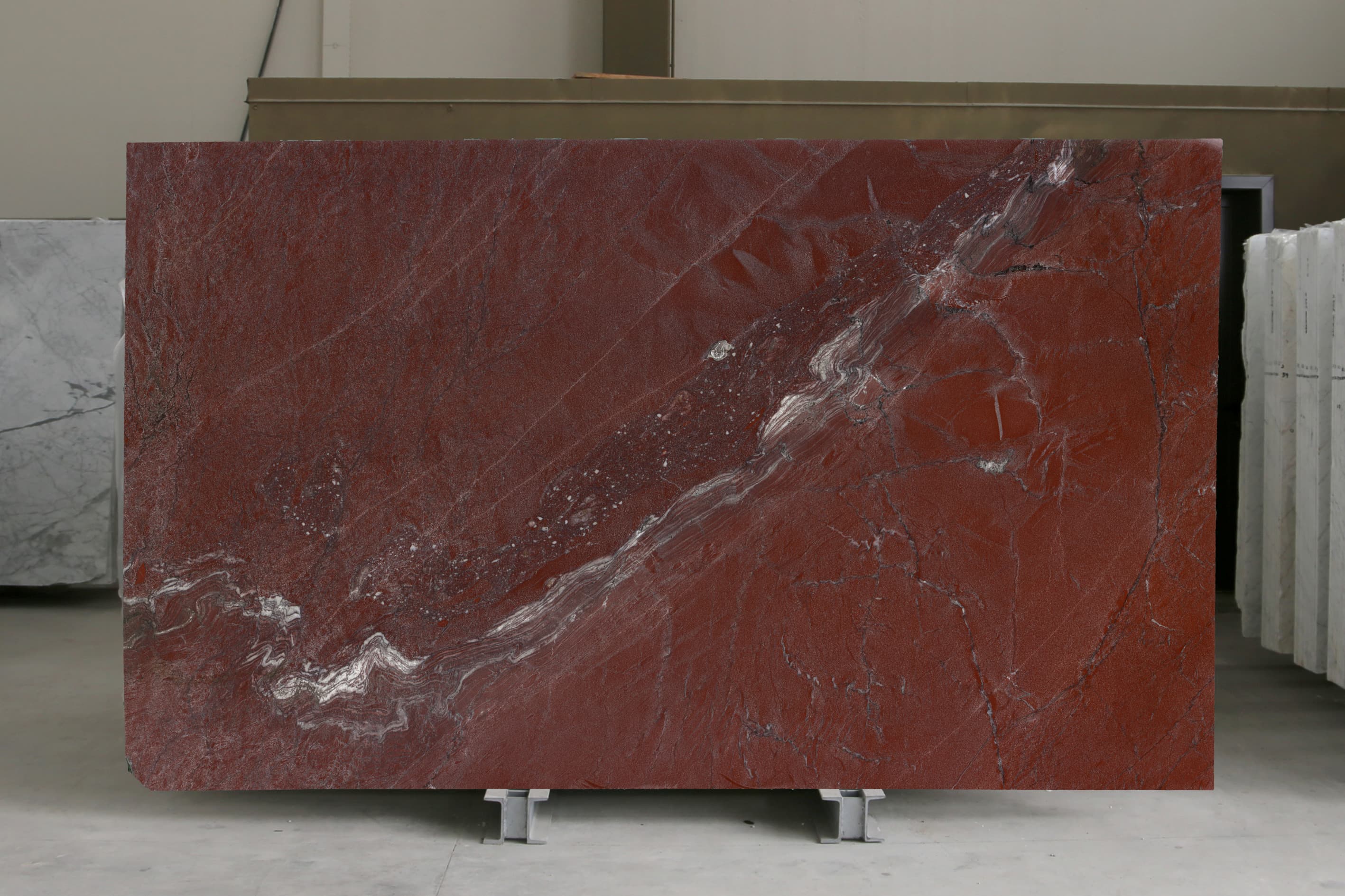 Rosso Laguna · Select