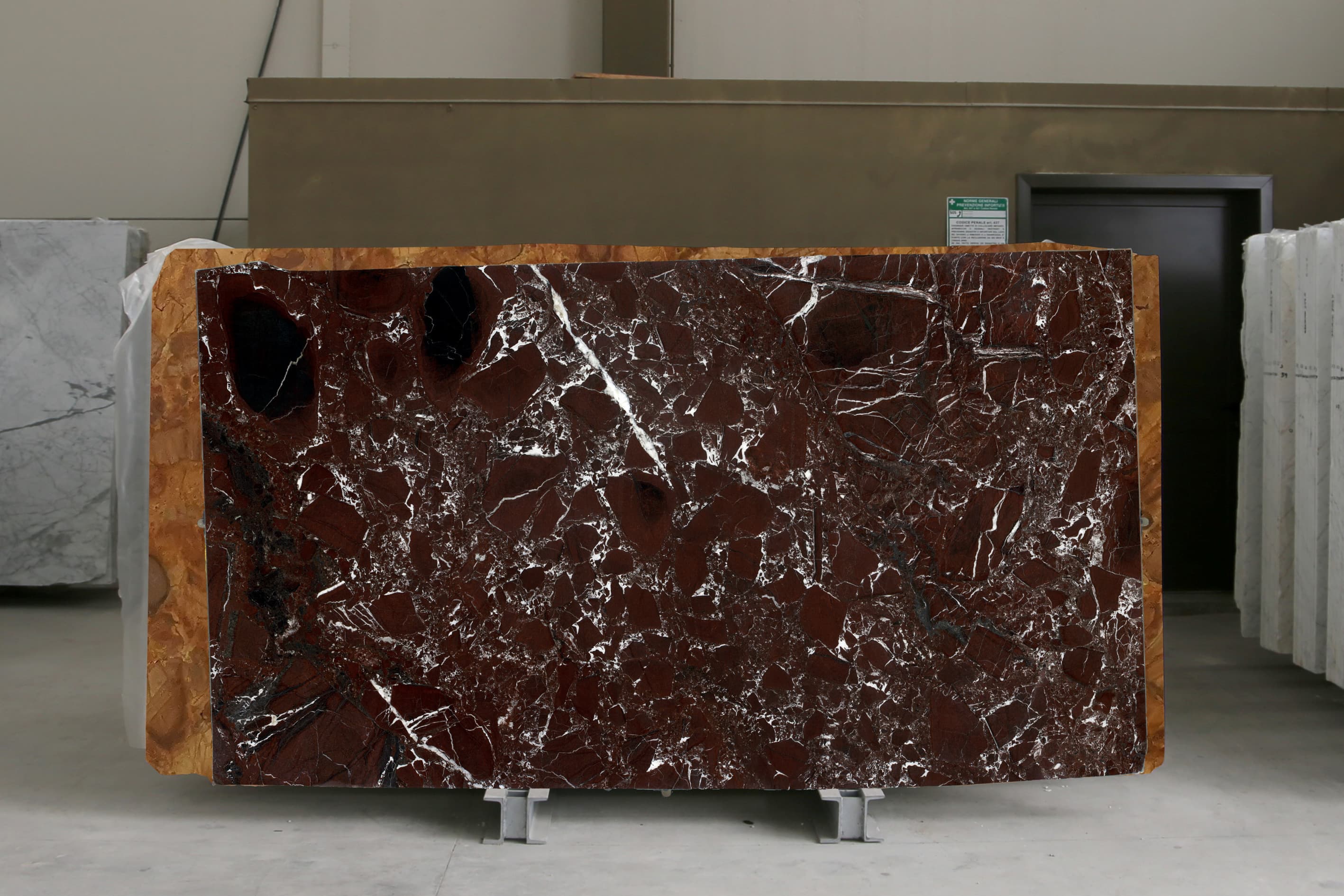 Rosso Levanto · Select · 155×285×2 cm