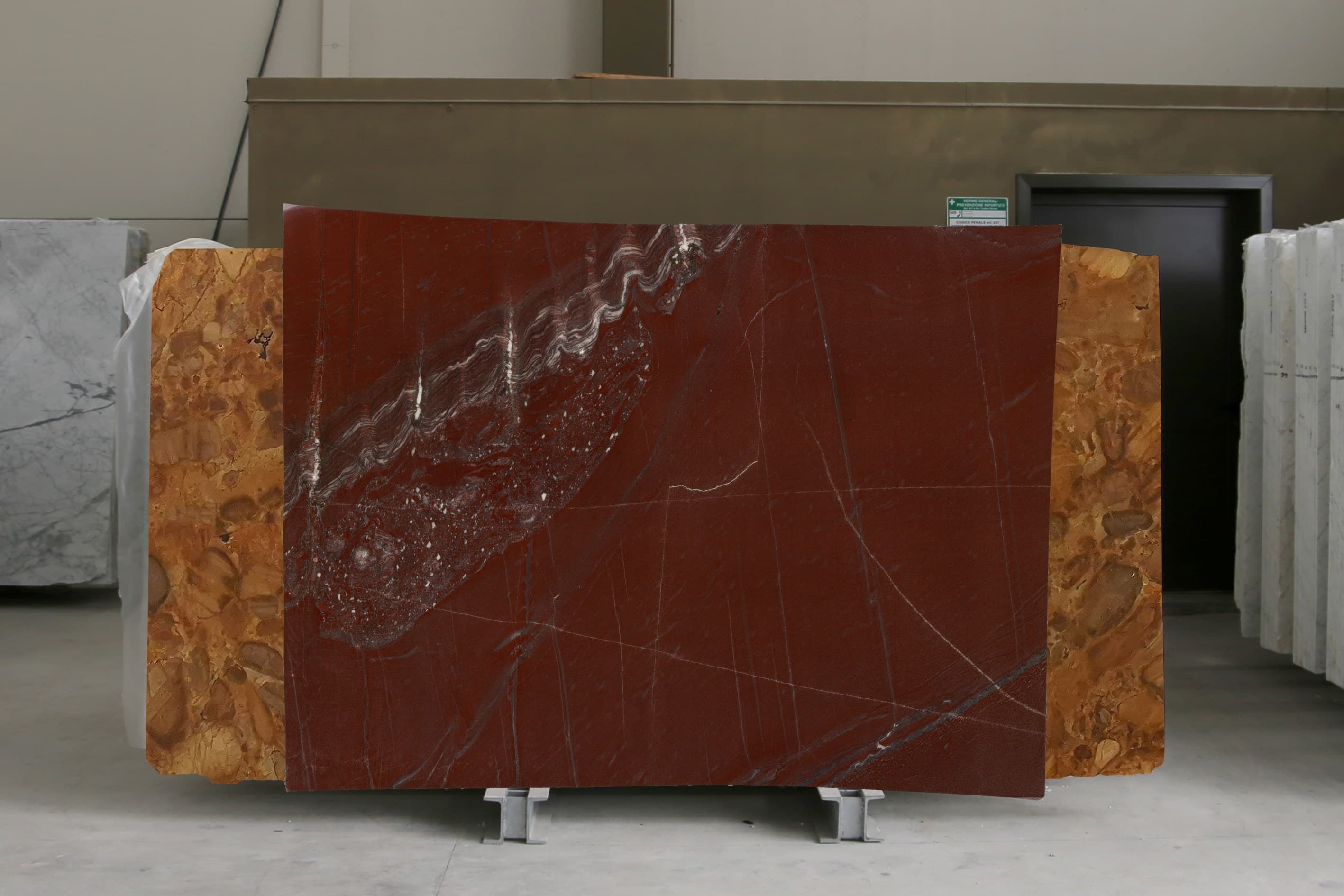 Rosso Laguna · Select