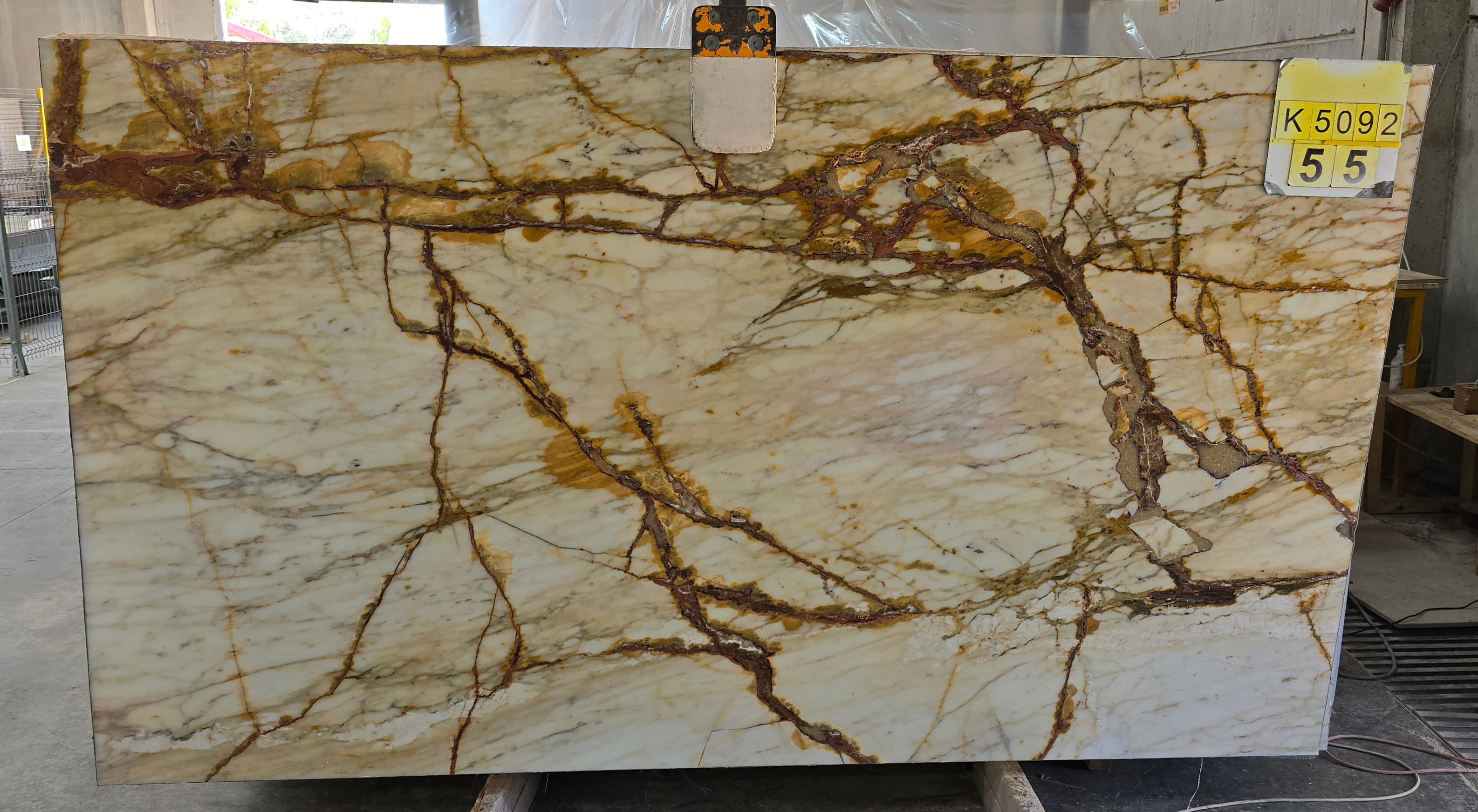 Calacatta Antique · Select
